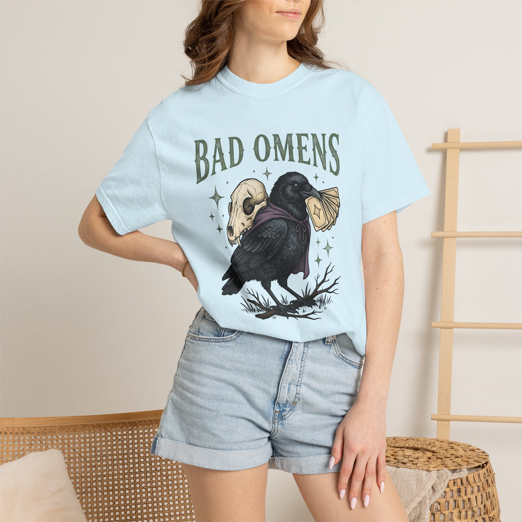 Raven Head Shirt Halloween Mysticism Gift Women Horror Tee Crow T-Shirt Horror Fan Creepy Tshirt Spiritual Graphic Distressed Tarot Deck