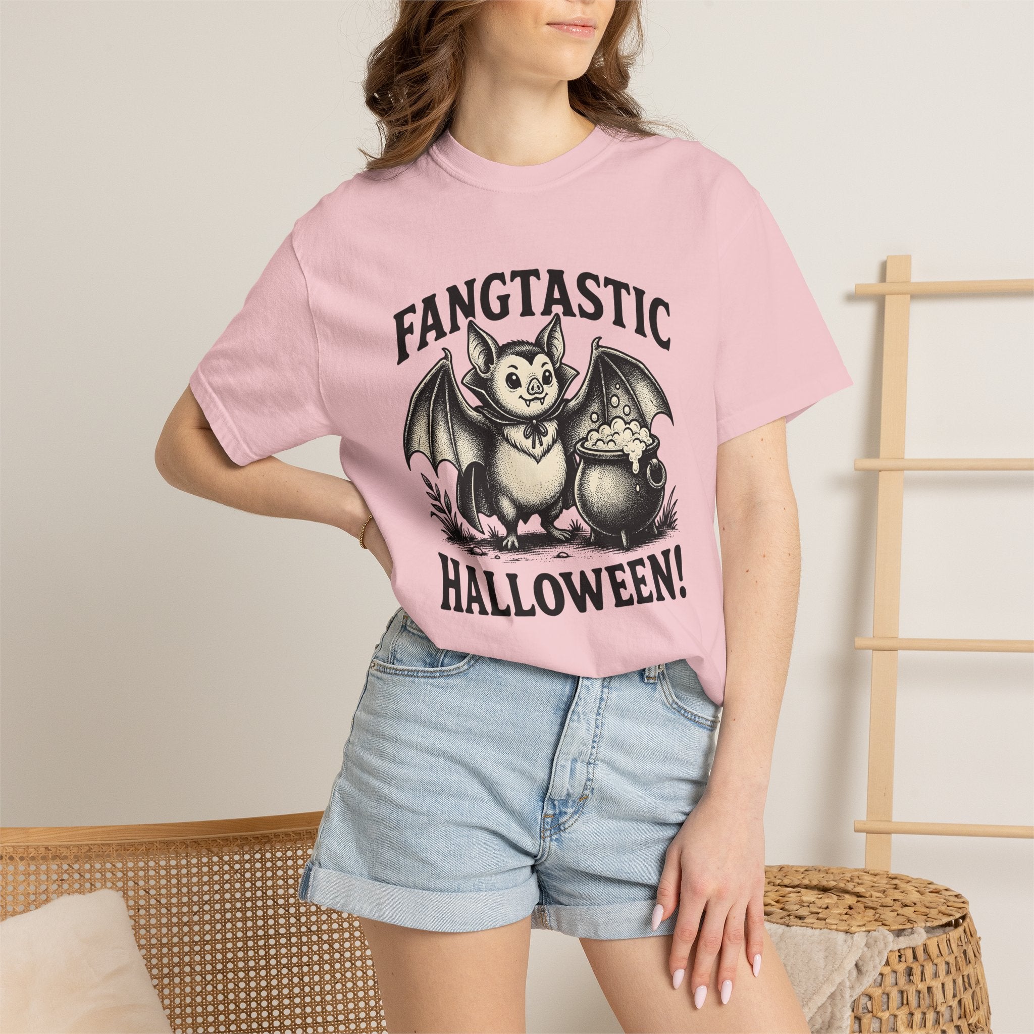 Bat Cauldron Shirt Halloween Gothic Gift Women Vintage Tee Cauldron T-Shirt Horror Fan Witch Tshirt Dark Graphic Hand Drawn Potion Tshirt