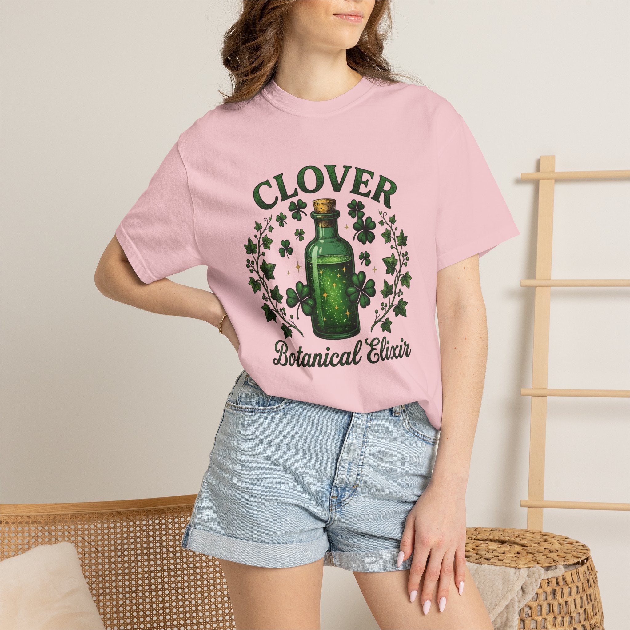 Lucky Potion Bottle Shirt St Patrick's Day Flora Gift Women Antique Tee Potion Bottle T-Shirt Shamrock Fan Vintage Tshirt Botanical Graphic