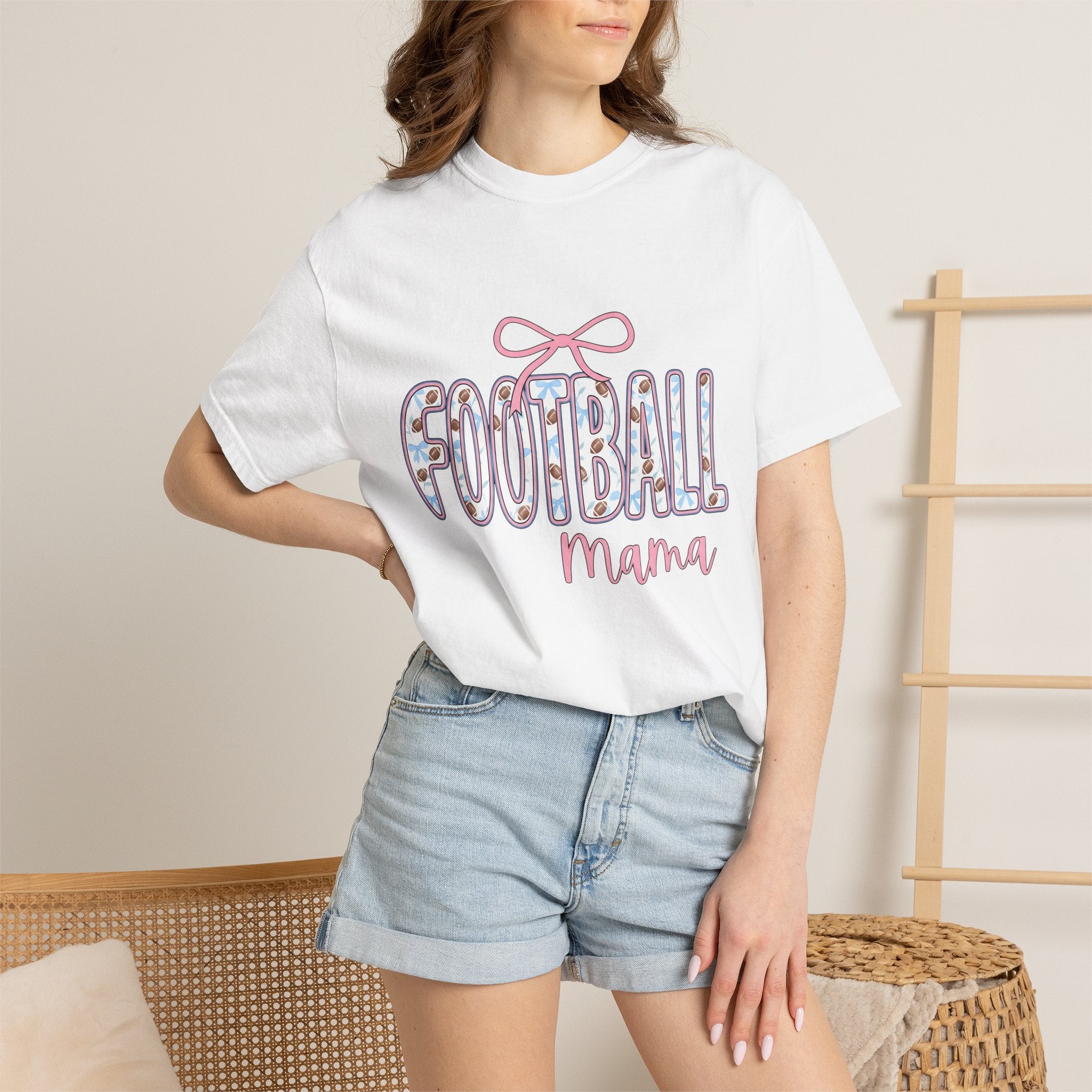 Football Motif Shirt Moms Recreation Gift Women Lively Tee Soccer T-Shirt Mom Fan Footballer Tshirt Leisure Graphic Old School Pink Hair Bow