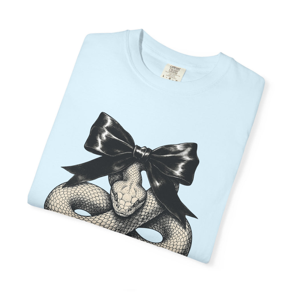 Serpent Bow Shirt Boho Chic Occult Gift Women Dark Tee Snake T-Shirt Bohemian Enthusiast Gothic Tshirt Mystic Graphic Retro Bow Tshirt