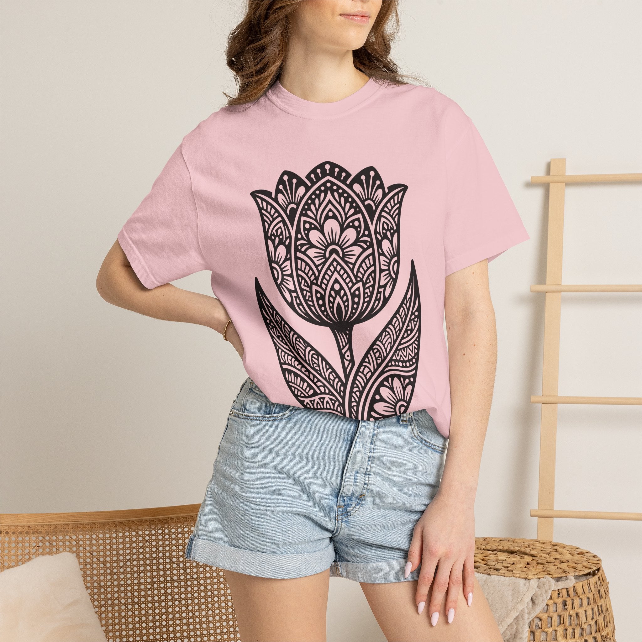 Tulip Flower Shirt Easter Floral Gift Women Boho Tee Tulip T-Shirt Easter Fan Bouquet Tshirt Floral Graphic Folk Art Mandala Tshirt