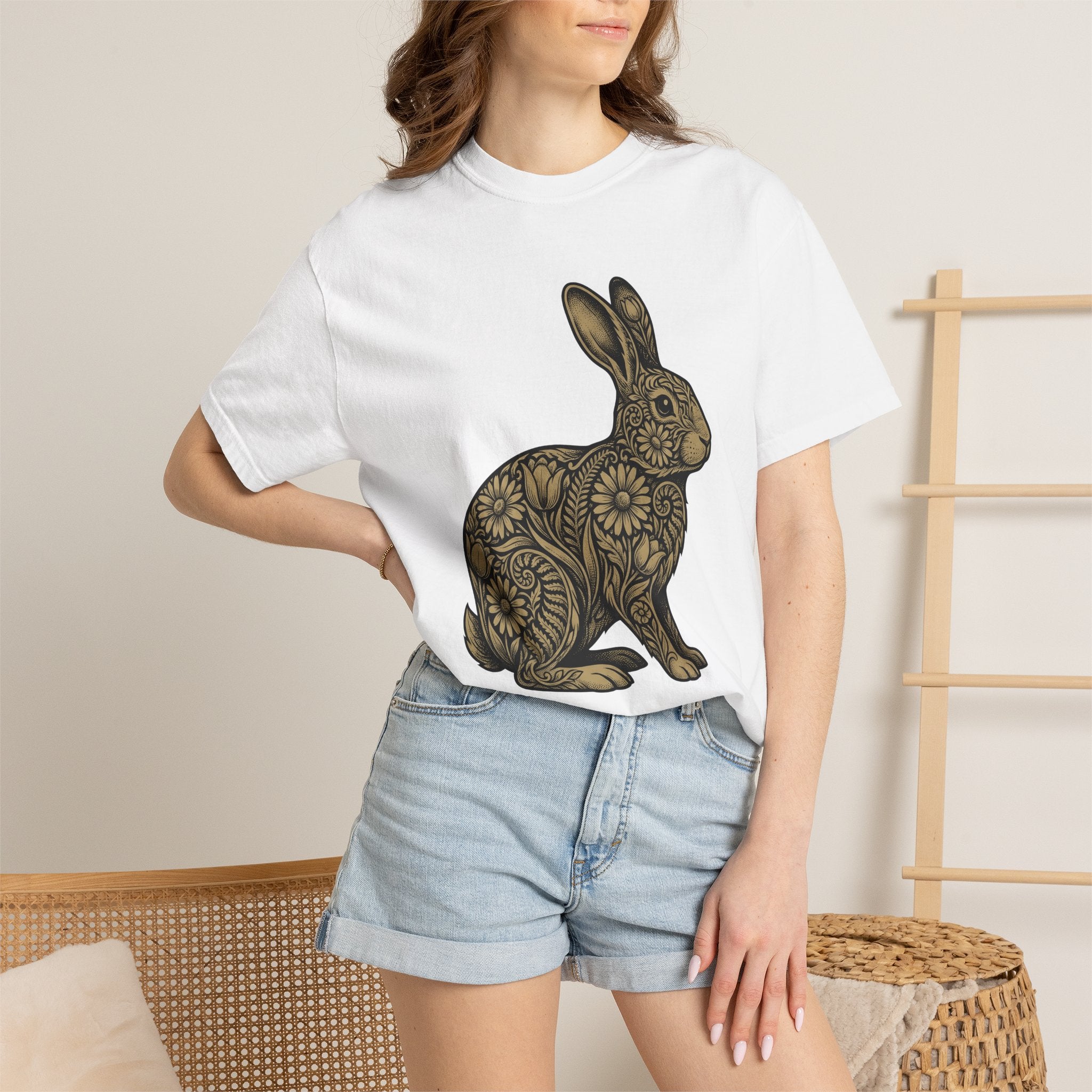 Floral Rabbit Shirt Easter Animal Gift Women Boho Tee Bunny T-Shirt Easter Fan Hippie Tshirt Creature Graphic Vintage Daisy Tshirt