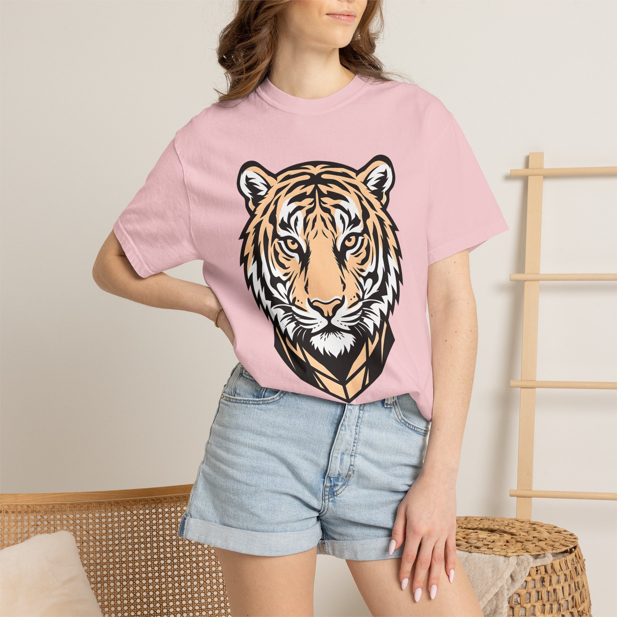 Tiger Face Shirt Animals Wildlife Gift Women Bold Graphic Tee Tiger T-Shirt Animal Fan Cat Graphic Wildlife Illustration Modern Animal