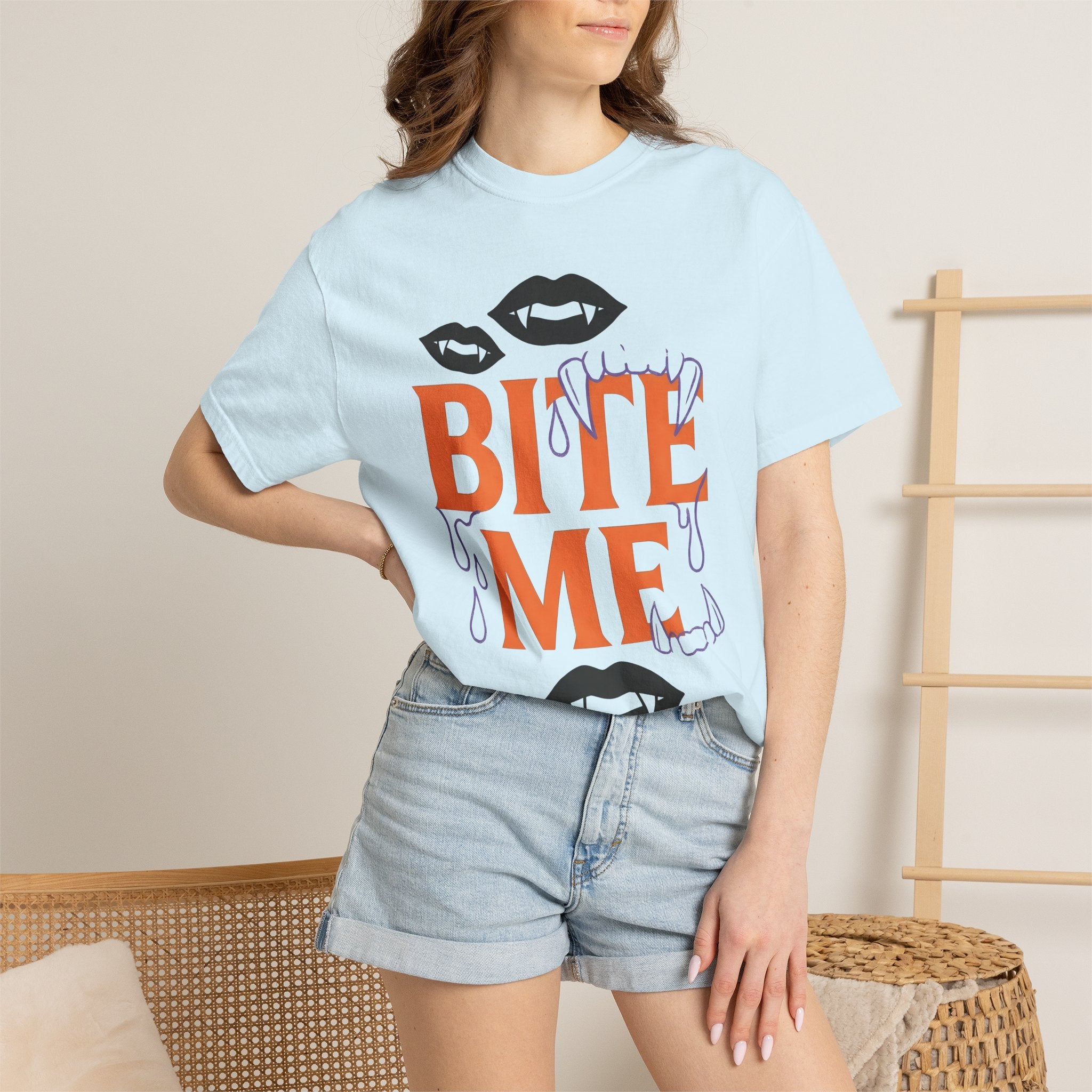 Vampire Bite Shirt Halloween Dark Gift Women Bold Design Tee Fangs T-Shirt Horror Fan Gothic Tshirt Dark Graphic Classic Blood Drip Tshirt