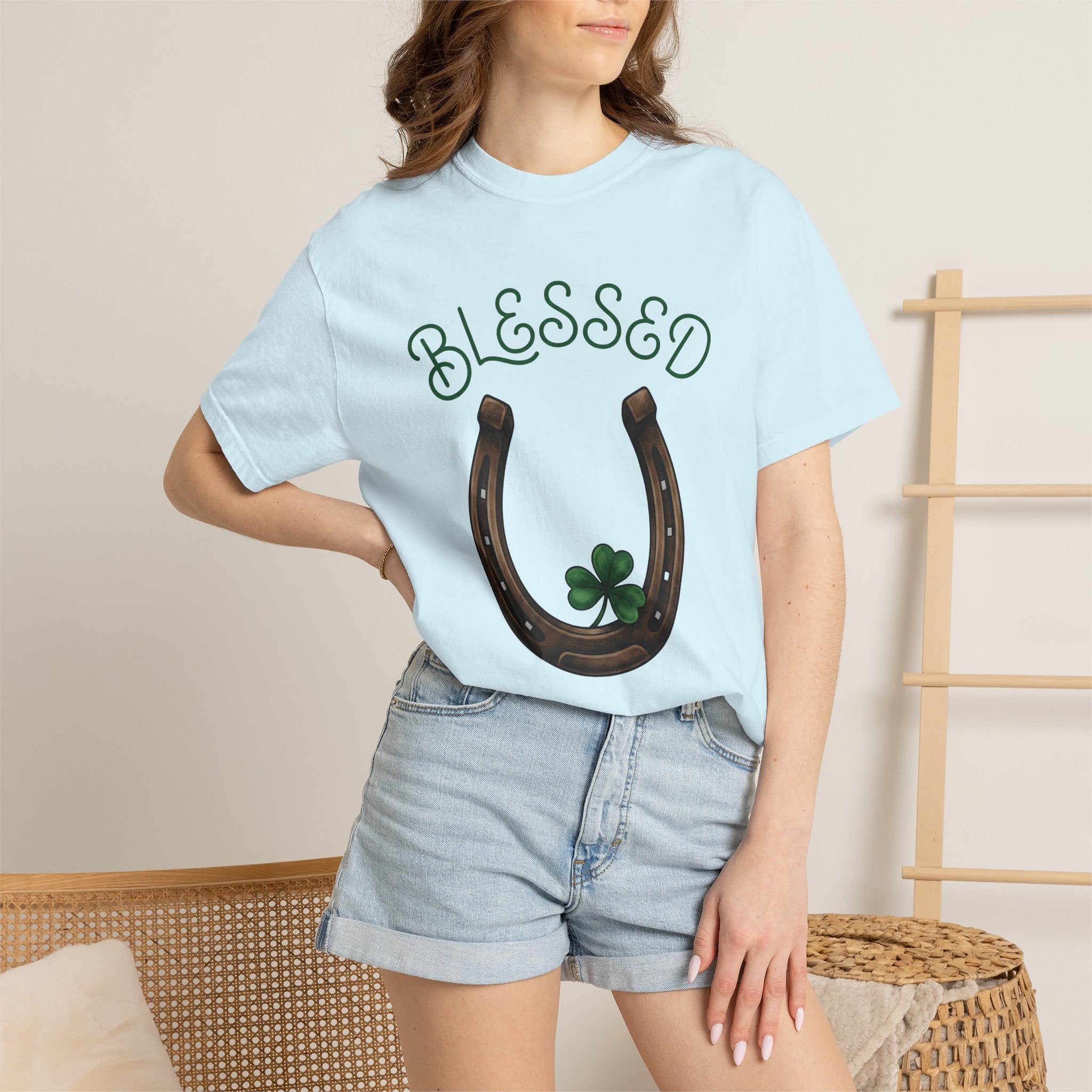Shamrock Horseshoe Shirt St Patrick's Day Amulet Gift Women Line Art Tee Lucky Charm T-Shirt St Patricks Fan Claddagh Tshirt Charm Graphic