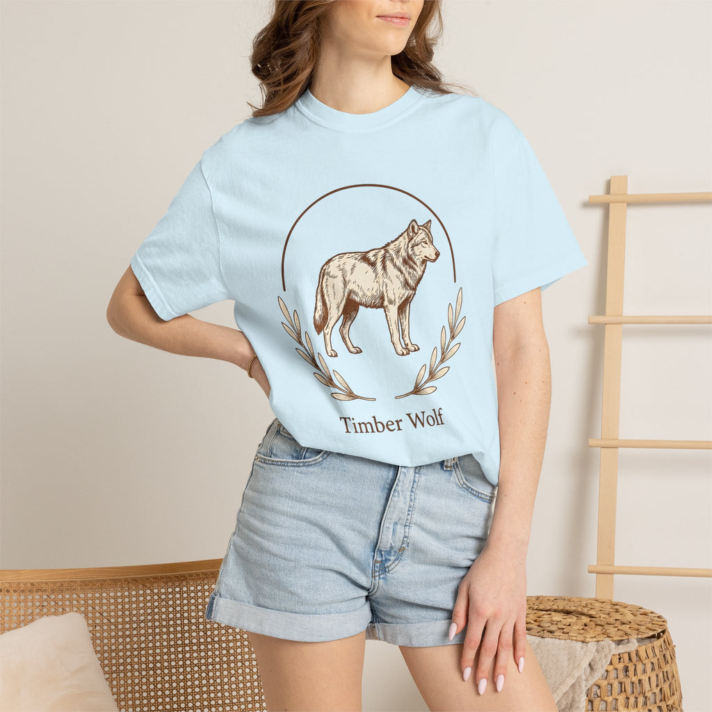 Wolf Graphic Shirt Animals Nature Gift Women Vintage Tee Wolf T-Shirt Wildlife Fan Retro Tshirt Wilderness Graphic Hand Drawn Laurel Tshirt