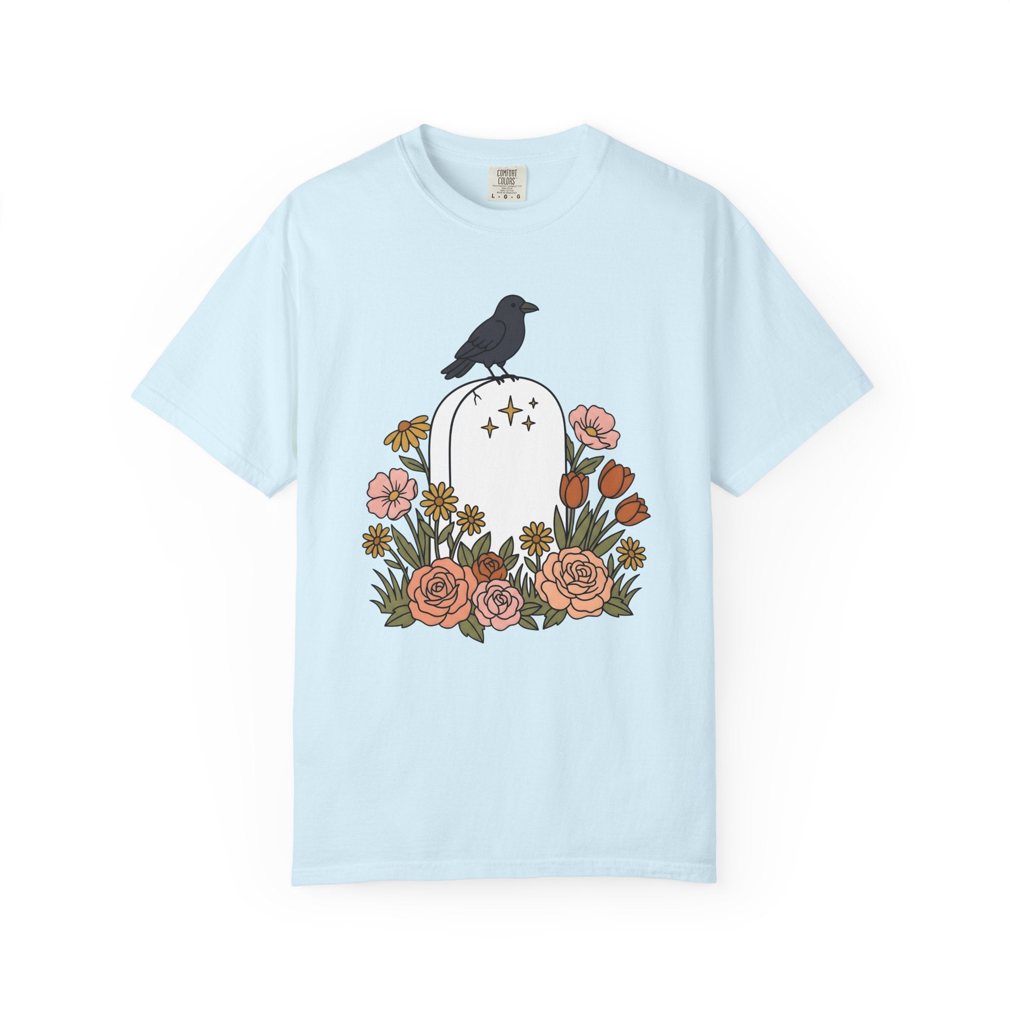 Crow Tombstone Shirt Halloween Gothic Gift Women Bold Graphic Tee Raven T-Shirt Horror Fan Dark Art Tshirt Gothic Illustration Minimal