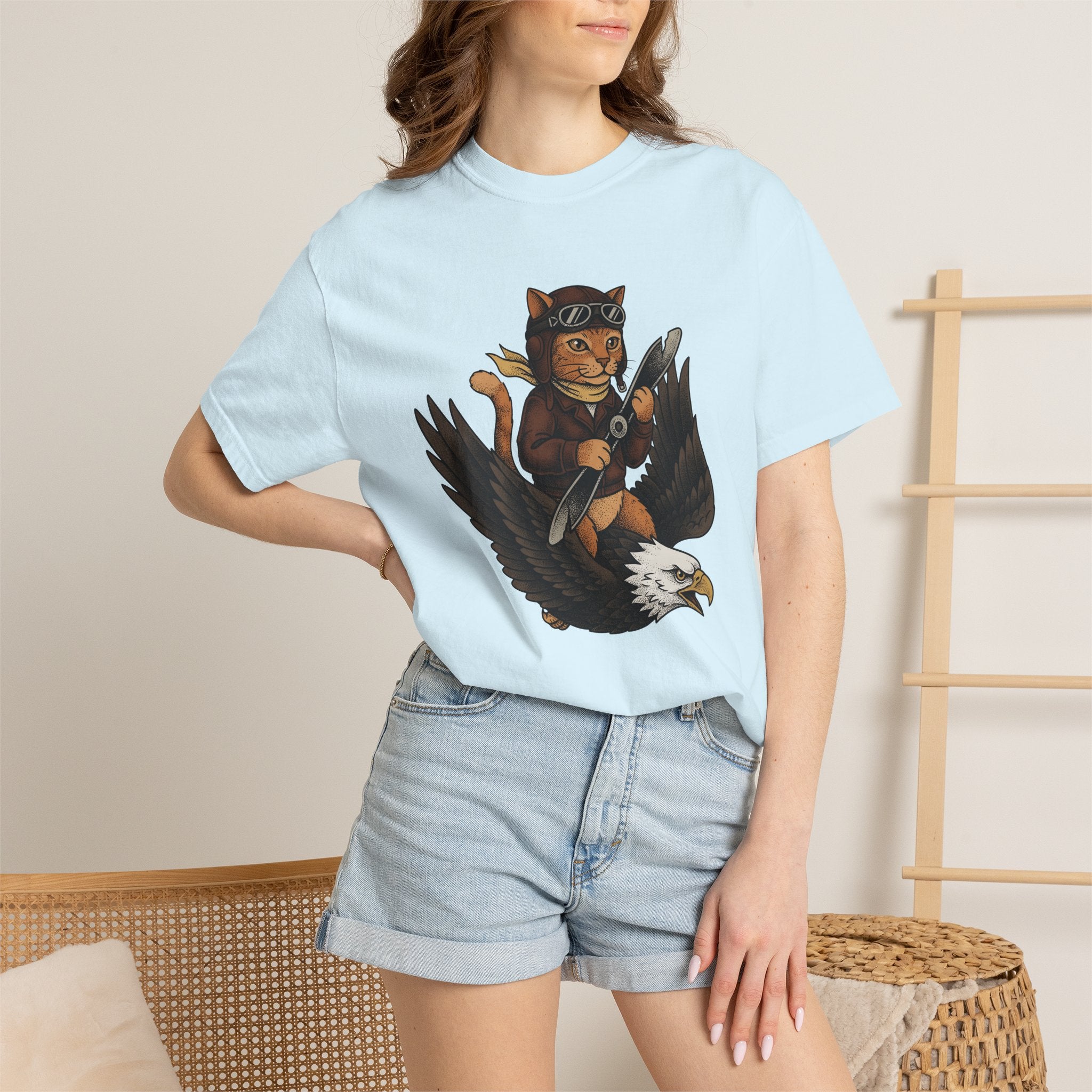 Flying Cat Shirt Cat Gift Women Creatures Classic Tee Kitty T-Shirt Cat Fan Vintage Tshirt Beast Graphic Doodle Falcon Tshirt