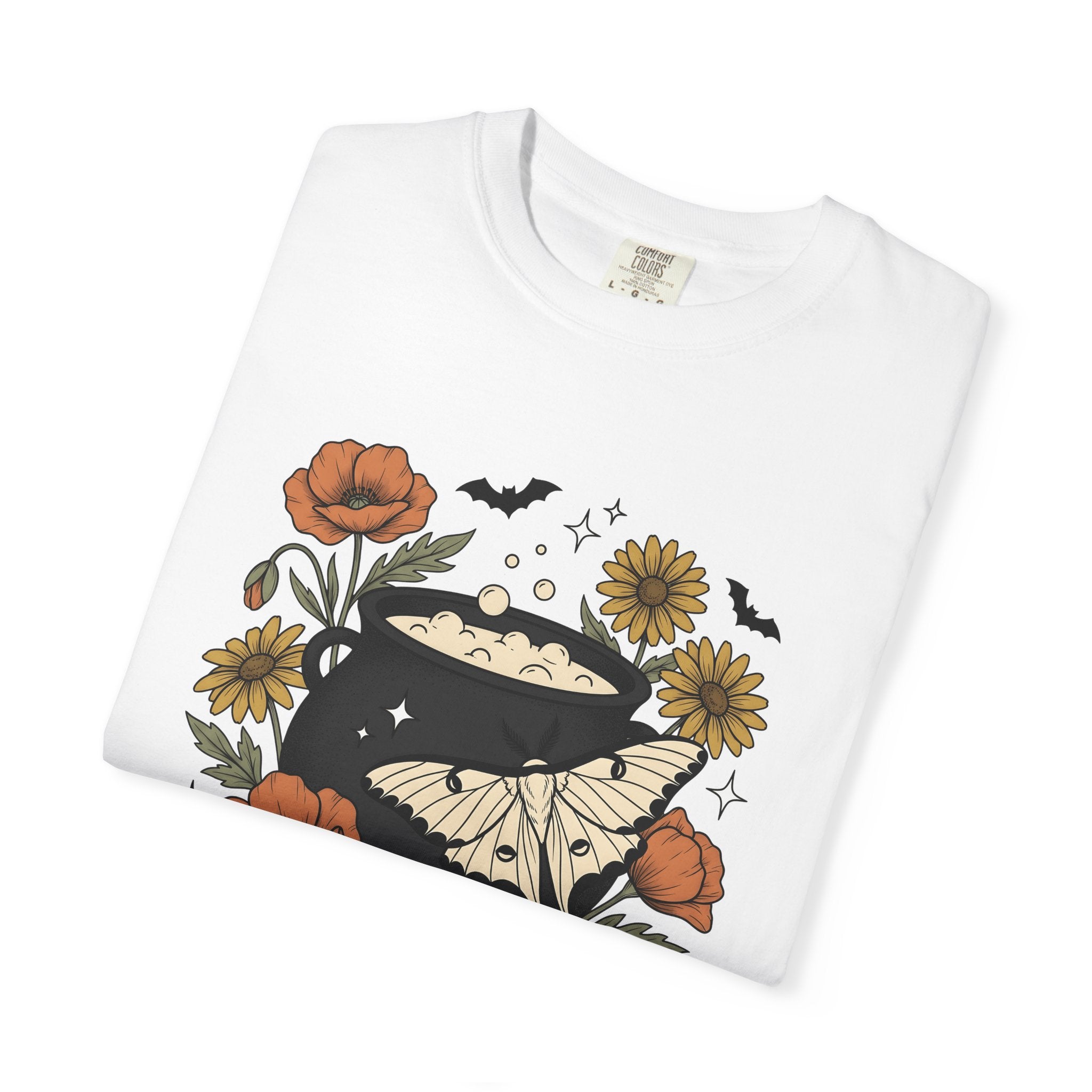 Magic Pot Shirt Halloween Sorcery Gift Women Bohemian Tee Cauldron T-Shirt Spooky Fan Witchcraft Tshirt Magic Graphic Retro Luna Butterfly
