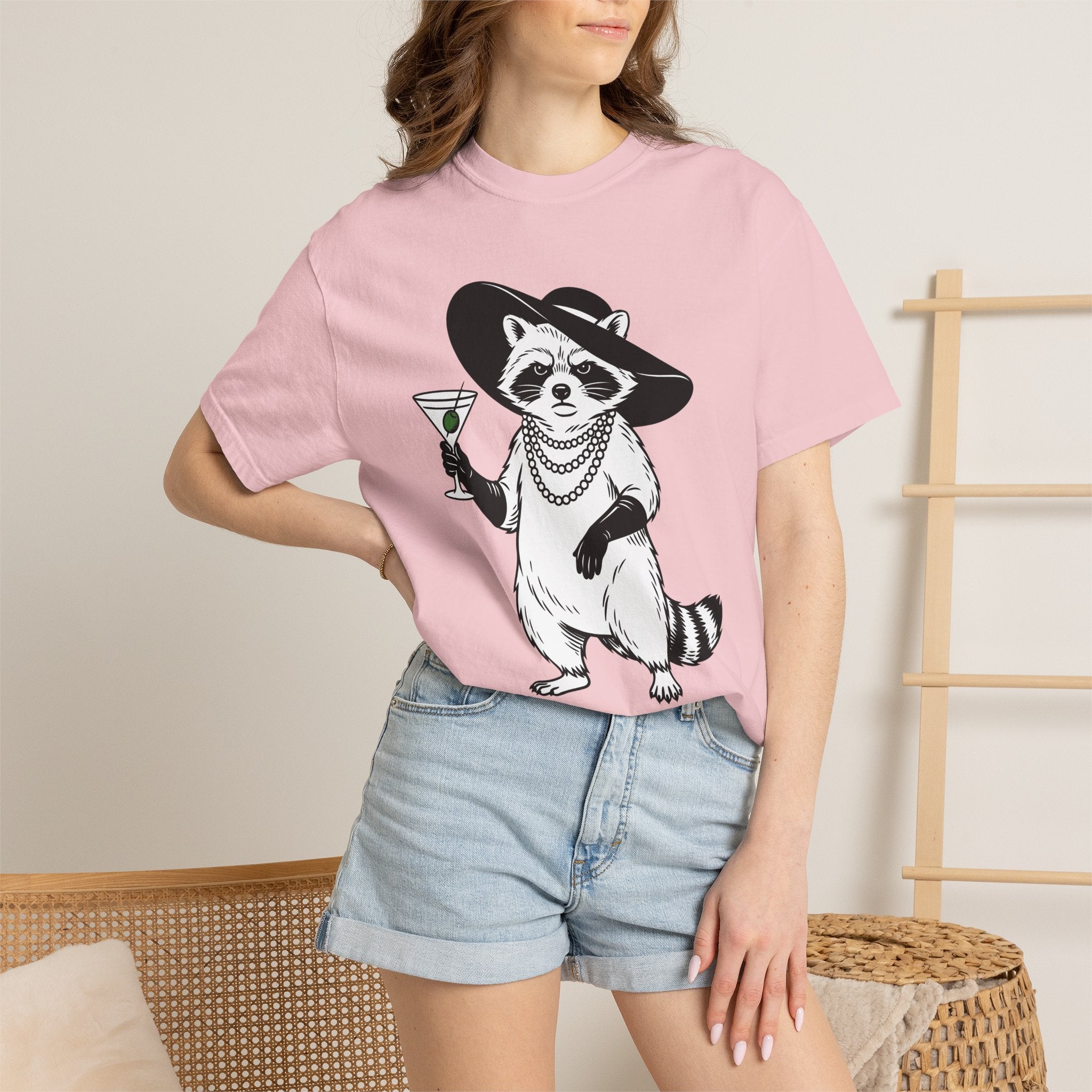 Raccoon Drink Shirt Cute Wildlife Gift Women Comic Tee Trash Panda T-Shirt Adorable Fan Cartoon Tshirt Animal Graphic Retro Cap Tshirt