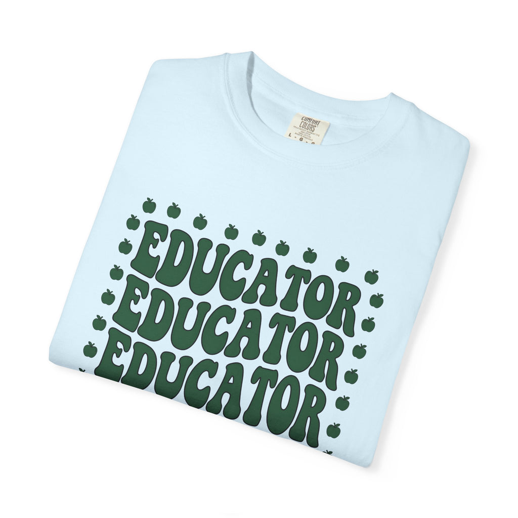 Apple Graphic Shirt Teachers School Gift Women Groovy Tee Apple T-Shirt Educator Enthusiast Psychedelic Tshirt Classroom Graphic Retro Fruit