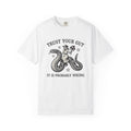 Cowgirl Snake Shirt Cowgirl Western Gift Women Vintage Tee Rattlesnake T-Shirt Rodeo Fan Retro Tshirt Cowboy Graphic Hand Drawn Roses Tshirt