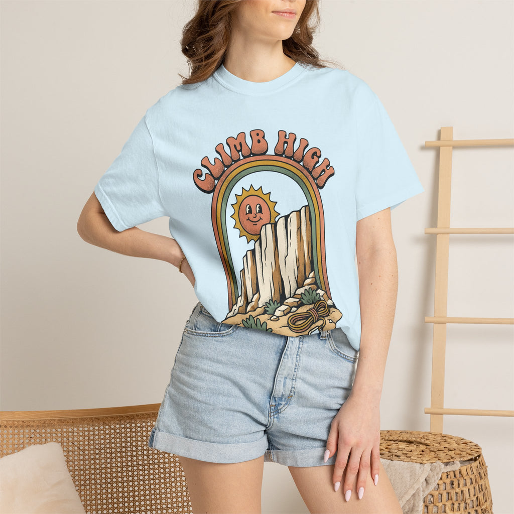 Mountain Graphic Shirt Climbing Adventure Gift Women Retro Tee Peak T-Shirt Climber Enthusiast Distressed Tshirt Exploration Graphic Vintage