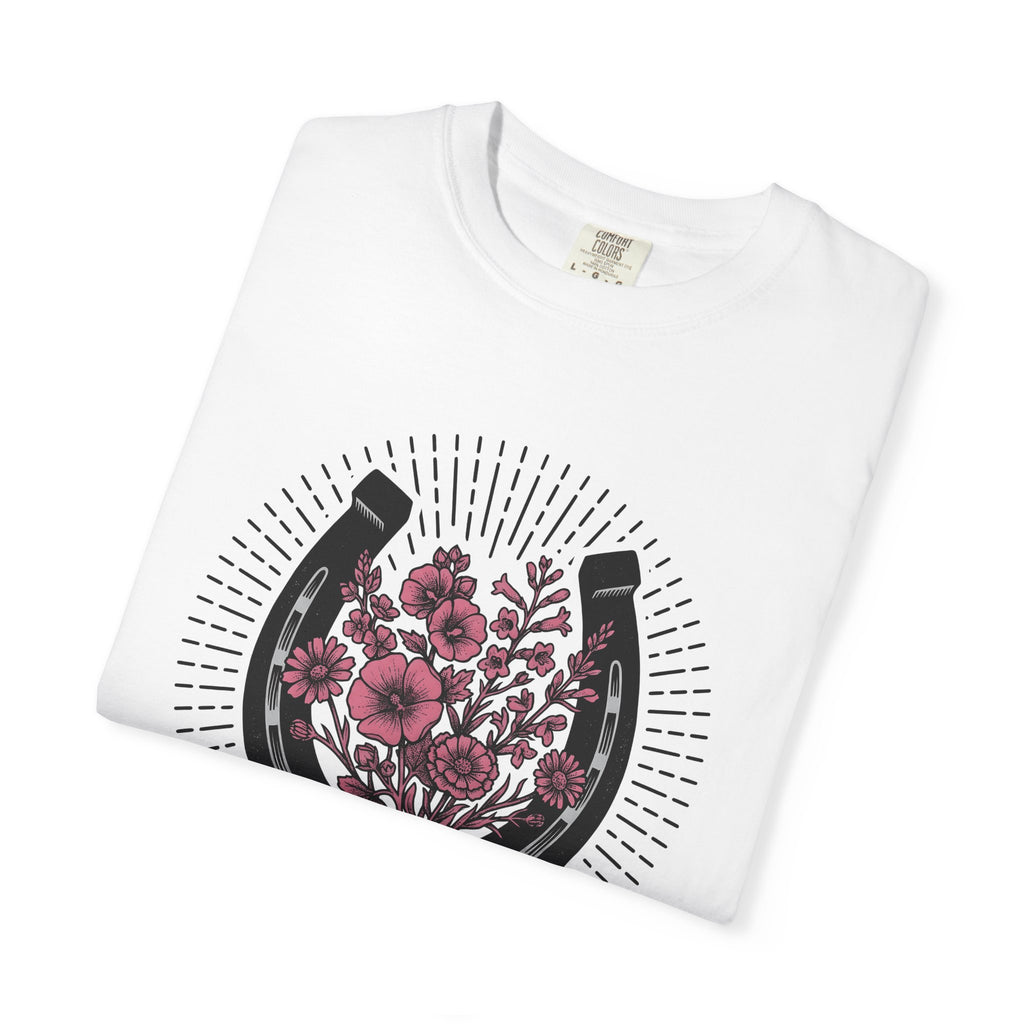 Horse Shoe Floral Shirt Cowgirl Ranch Gift Women Folk Tee Horseshoe T-Shirt Cowboy Fan Horseshoe Graphic Tshirt Distressed Garden Flowers
