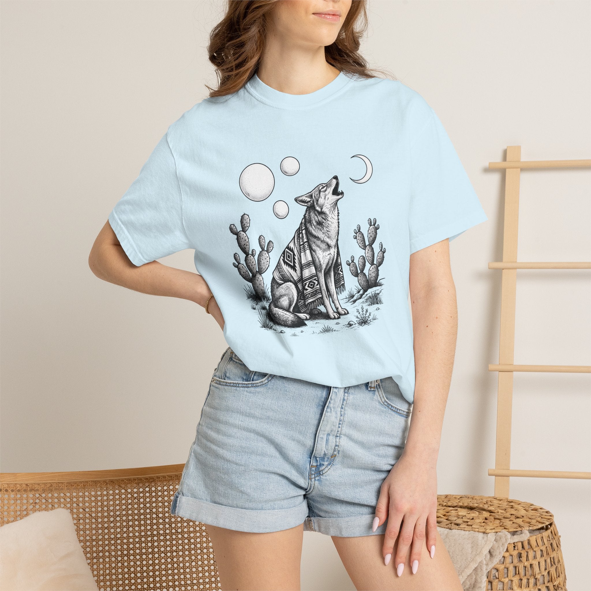 Coyote Graphic Shirt Boho Animal Gift Women Boho Tee Wolf T-Shirt Bohemian Fan Hippie Tshirt Wildlife Graphic Vintage Cactus Tshirt