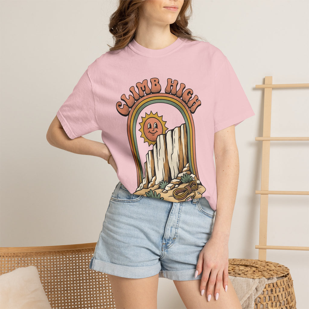Mountain Graphic Shirt Climbing Adventure Gift Women Retro Tee Peak T-Shirt Climber Enthusiast Distressed Tshirt Exploration Graphic Vintage