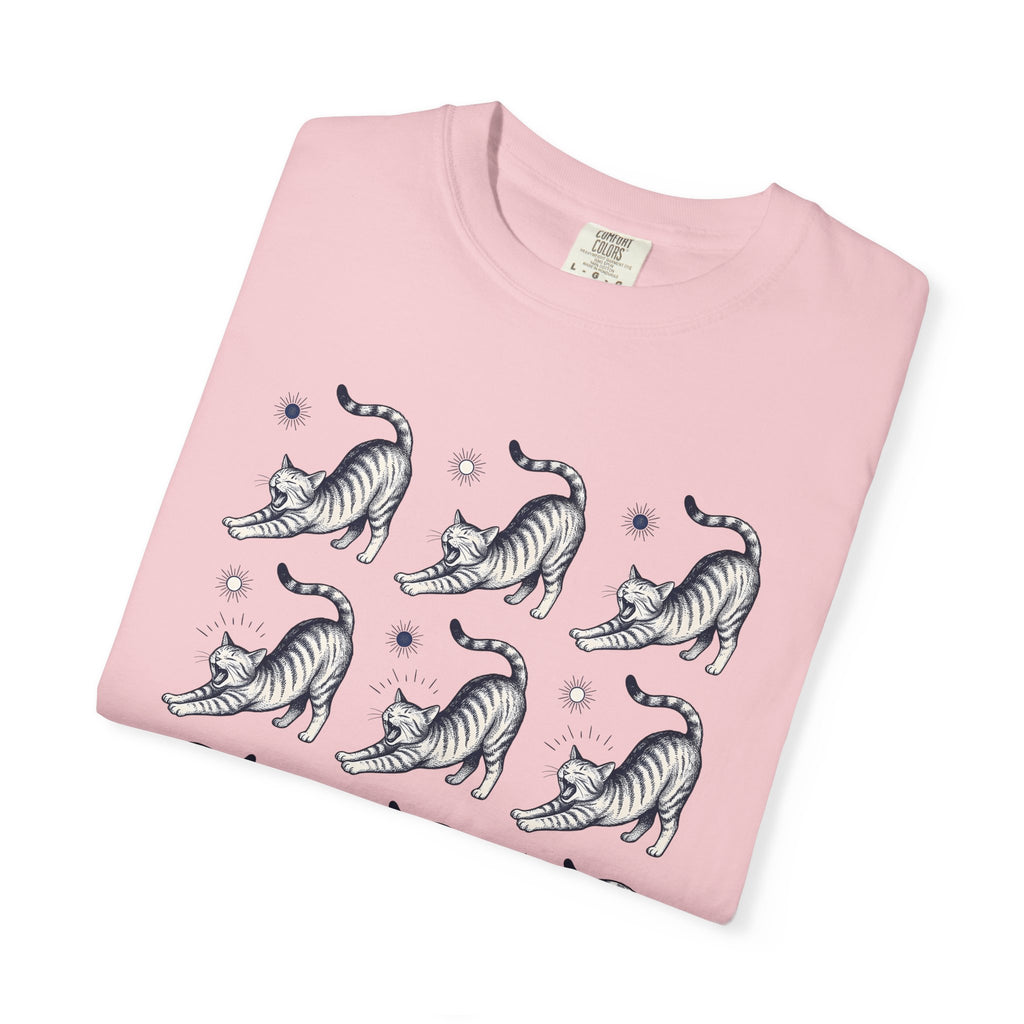 Stretching Feline Shirt Cat Critters Gift Women Classic Tee Cat T-Shirt Kitty Fan Vintage Tshirt Creature Graphic Outline Dawn Tshirt