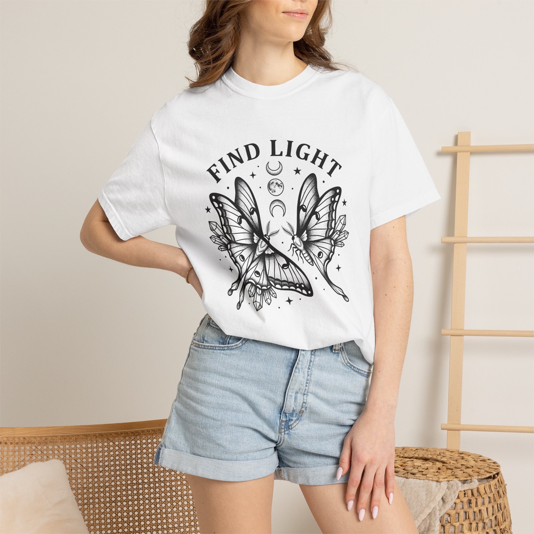 Luna Moths Shirt Animals Celestial Gift Women Boho Tee Moth T-Shirt Wildlife Fan Insect Graphic Mystical Crystals Tshirt