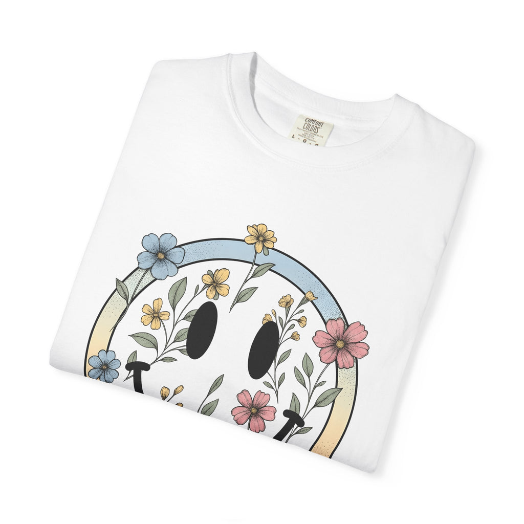 Smile Face Blossoms Shirt Boho Chic Flower Gift Women Hand Drawn Tee Smiley Face T-Shirt Bohemian Fan Illustrated Graphic Floral Design