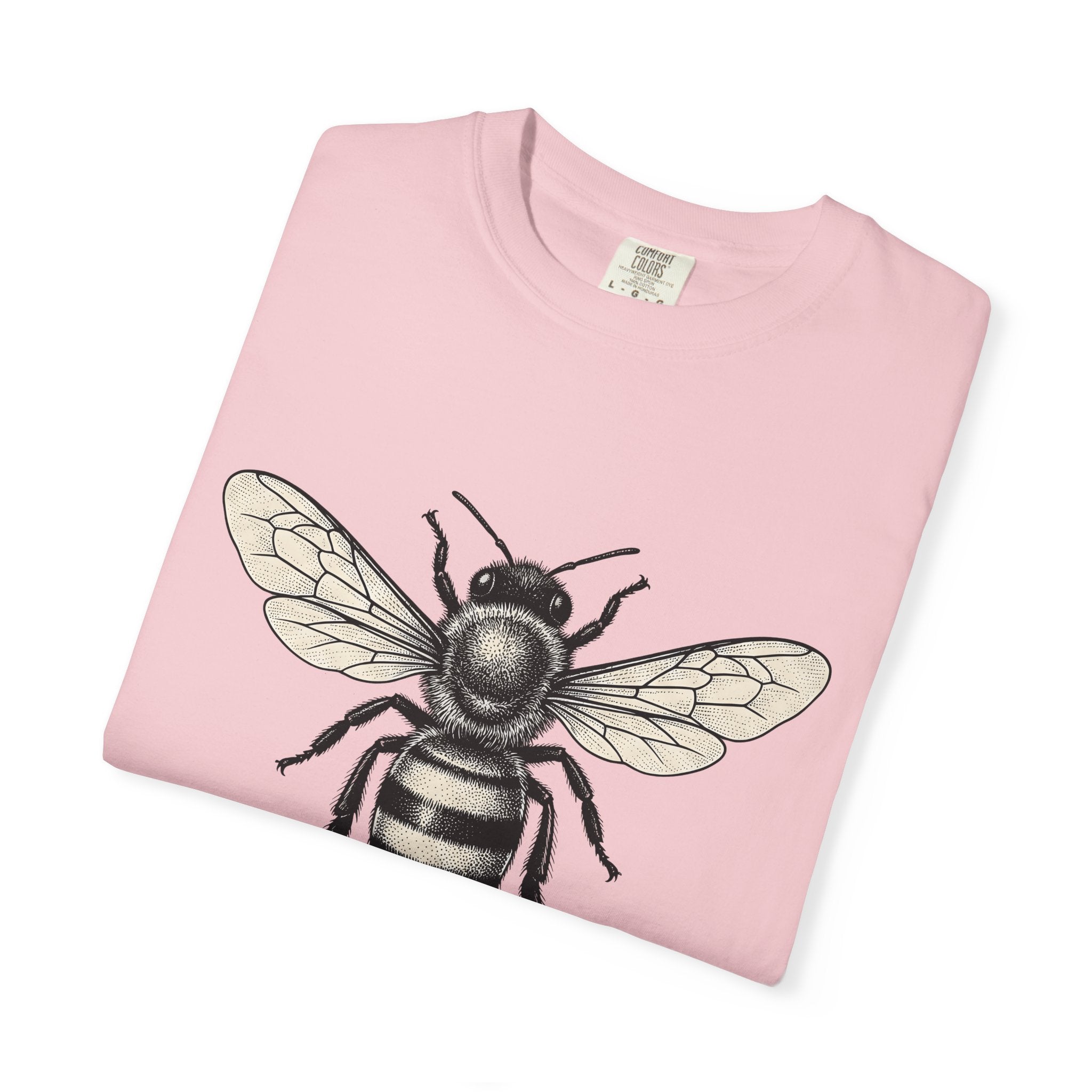 Bee Shirt Animals Nature Gift Women Vintage Tee Honeybee T-Shirt Wildlife Enthusiast Retro Tshirt Environmental Graphic Hand Drawn Wings