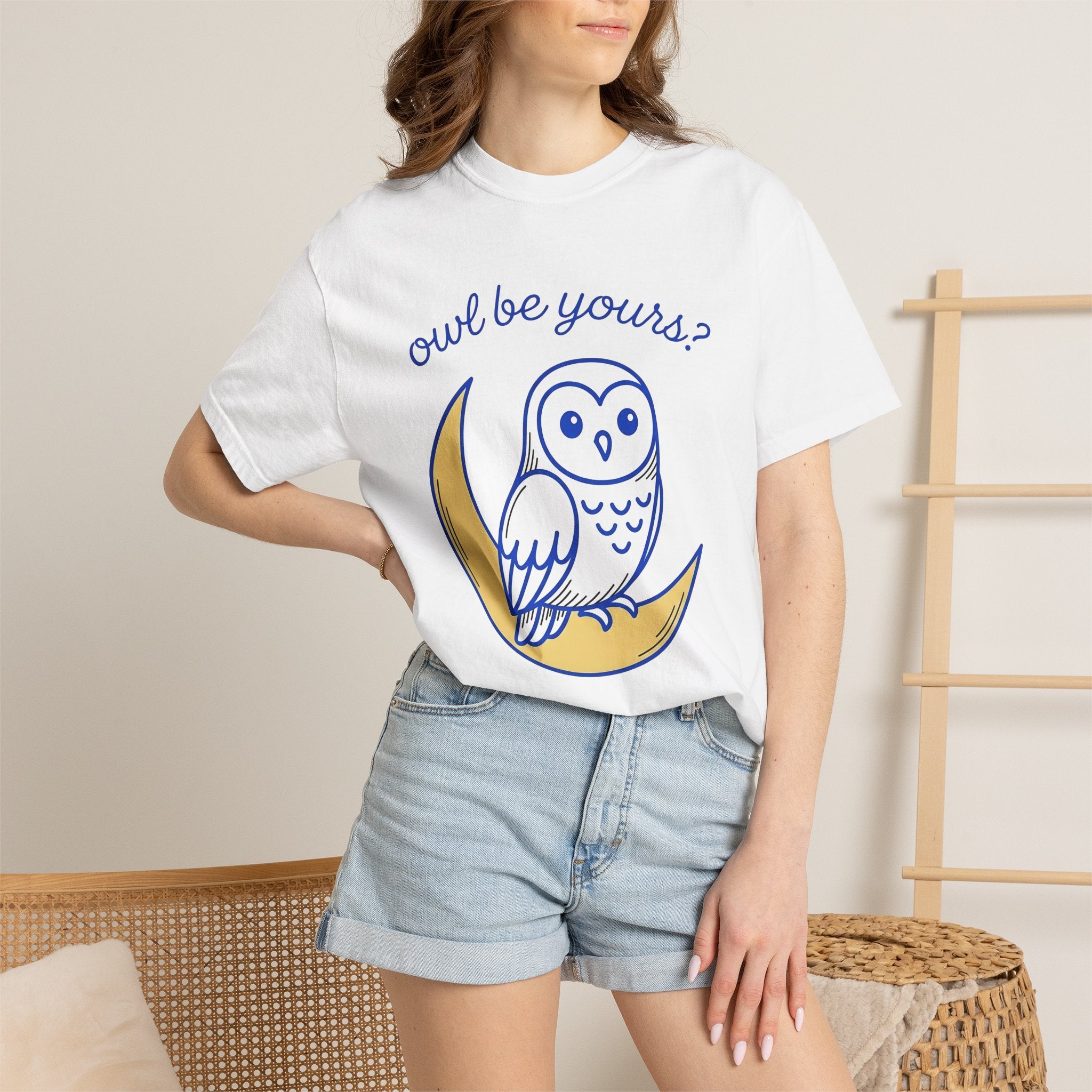 Owl Night Shirt Animals Love Gift Women Adorable Tee Owl T-Shirt Creature Fan Owl Art Tshirt Romance Graphic Simple Half Moon Tshirt