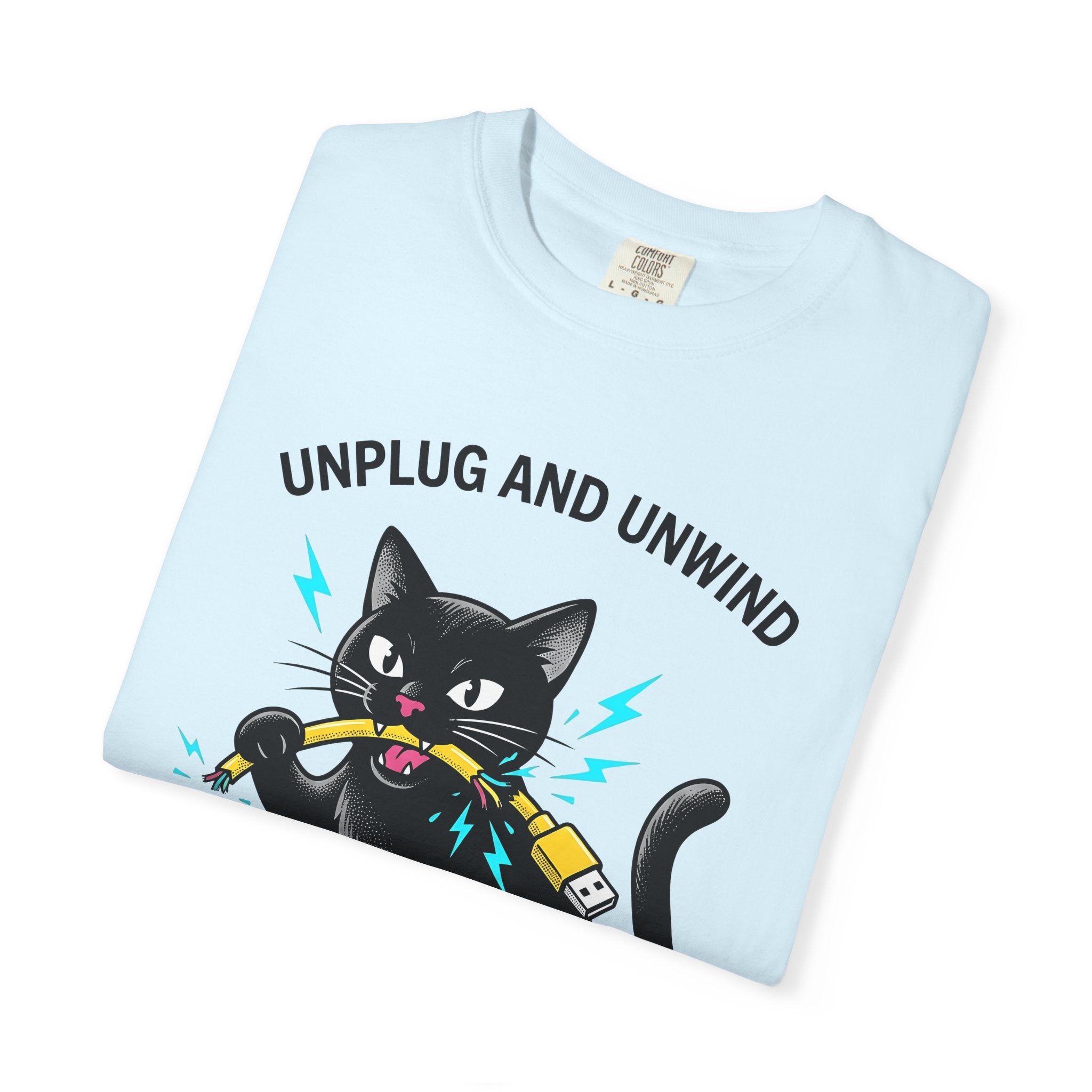 Black Cat Shirt Cat Humor Gift Women Cartoon Tee Kitty T-Shirt Feline Fan Comic Tshirt Funny Graphic Retro Usb Cable Tshirt