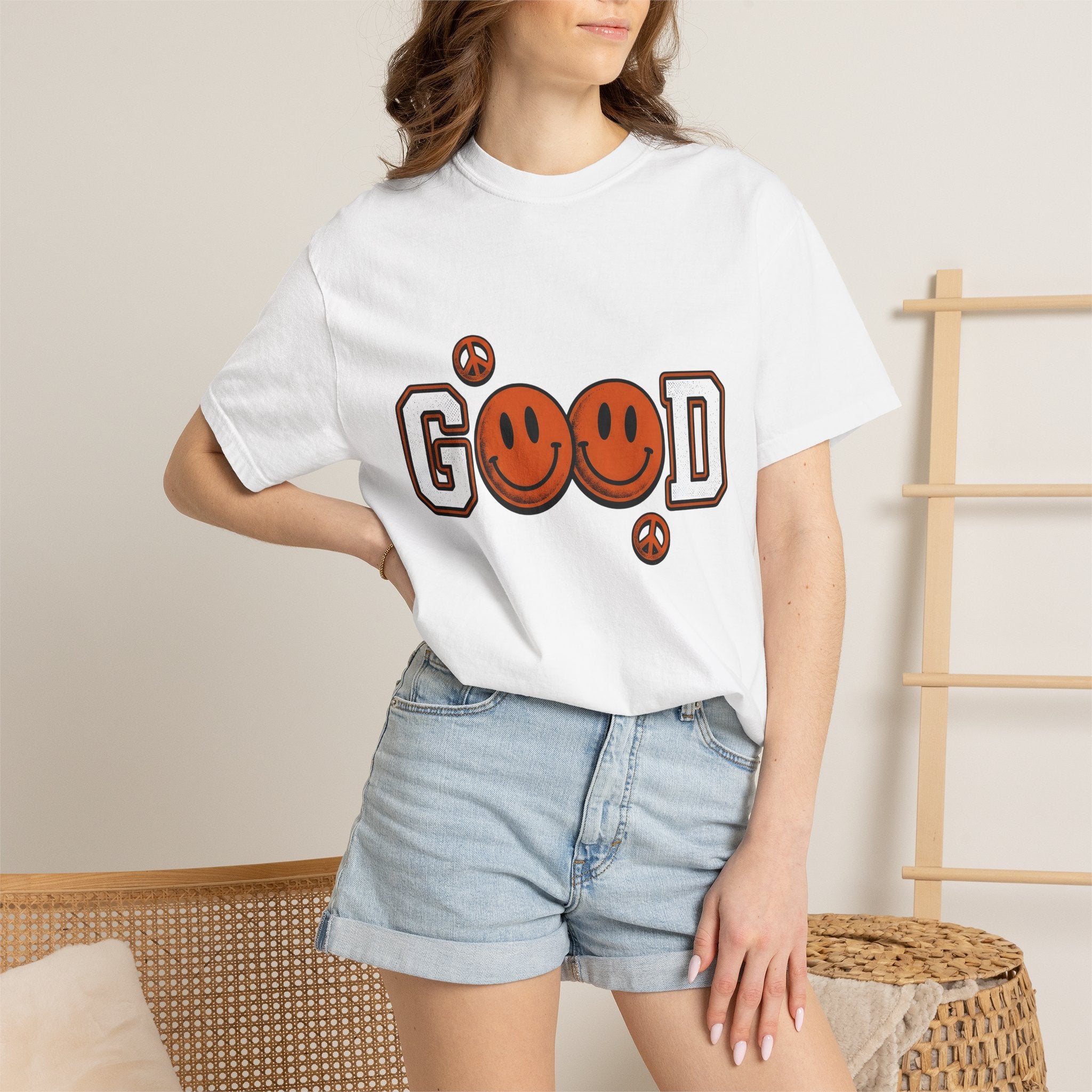 Smile Face Shirt St. Valentine's Day Motivation Gift Women Old School Tee Smiley T-Shirt Valentine Fan Retro Tshirt Inspirational Graphic