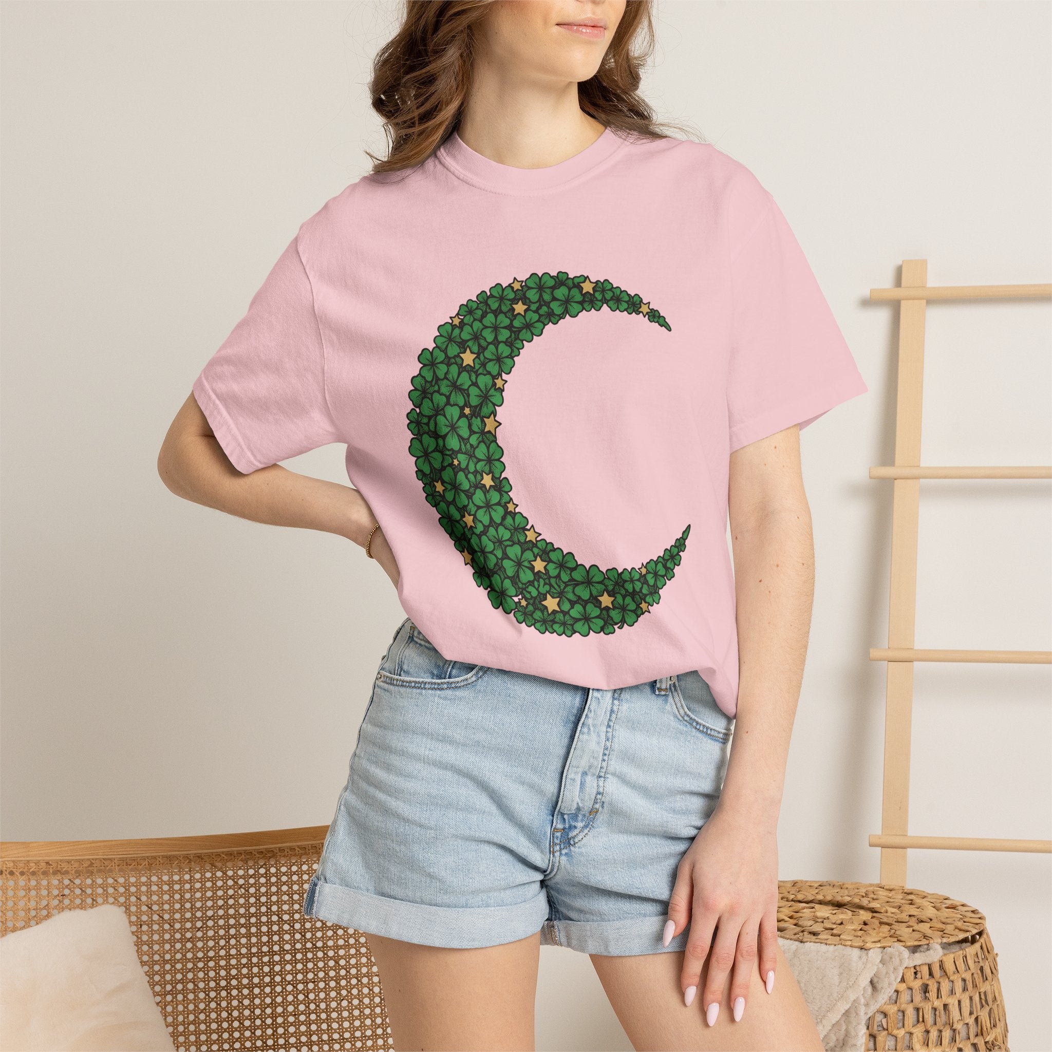 Clover Moon Shirt St. Patrick's Day Astrology Gift Women Hippie Tee Shamrock T-Shirt Luck Fan Bohemian Tshirt Zodiac Graphic Simple Sparkles
