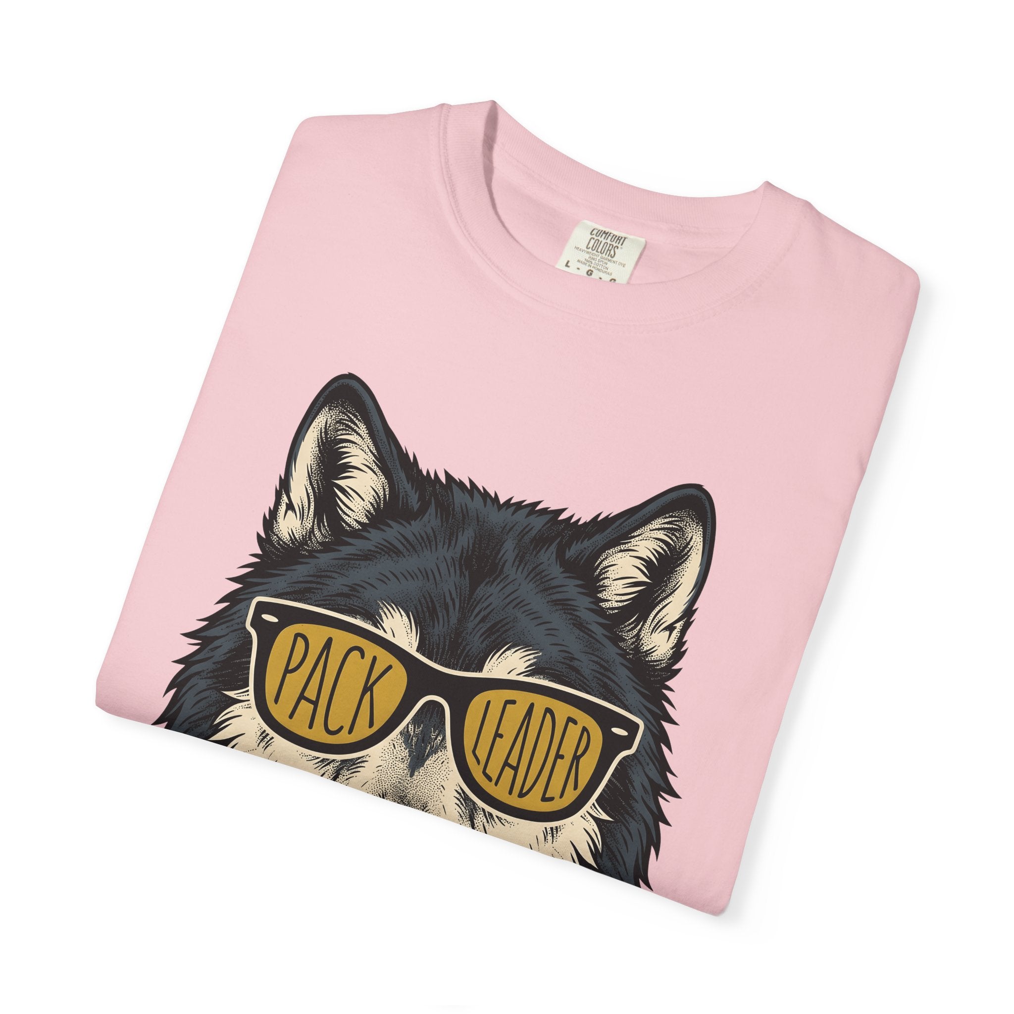 Wolf Sunglasses Shirt Mom Animal Gift Women Hand Drawn Tee Cool Wolf T-Shirt Mom Fan Illustrated Tshirt Wildlife Graphic Vintage Glasses