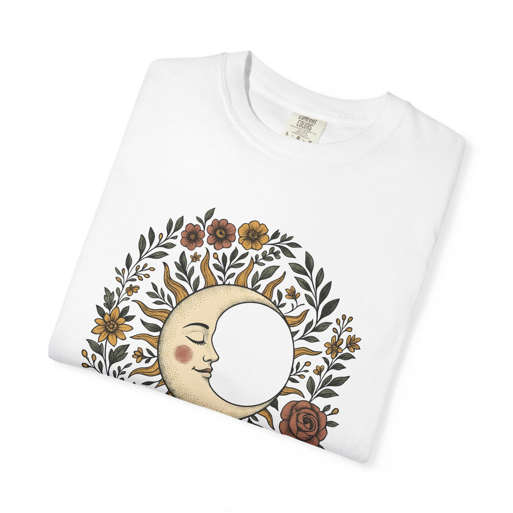 Sun Moon Face Shirt Boho Chic Celestial Gift Women Boho Tee Moon T-Shirt Bohemian Fan Hippie Tshirt Galaxy Graphic Hand Drawn Floral Wreath