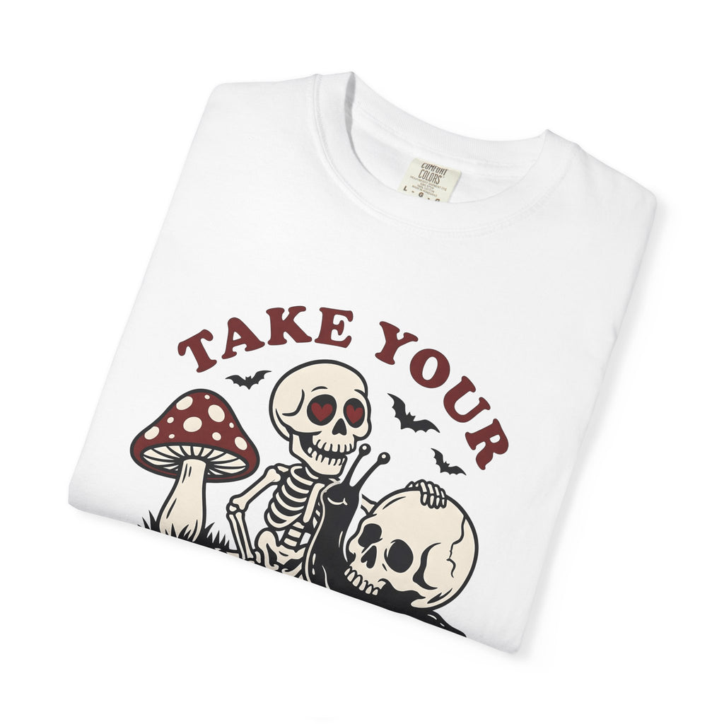Skull Snail Shirt Halloween Alternative Gift Women Comic Tee Slug T-Shirt Horror Fan Cartoon Tshirt Goth Graphic Vintage Toadstool Tshirt