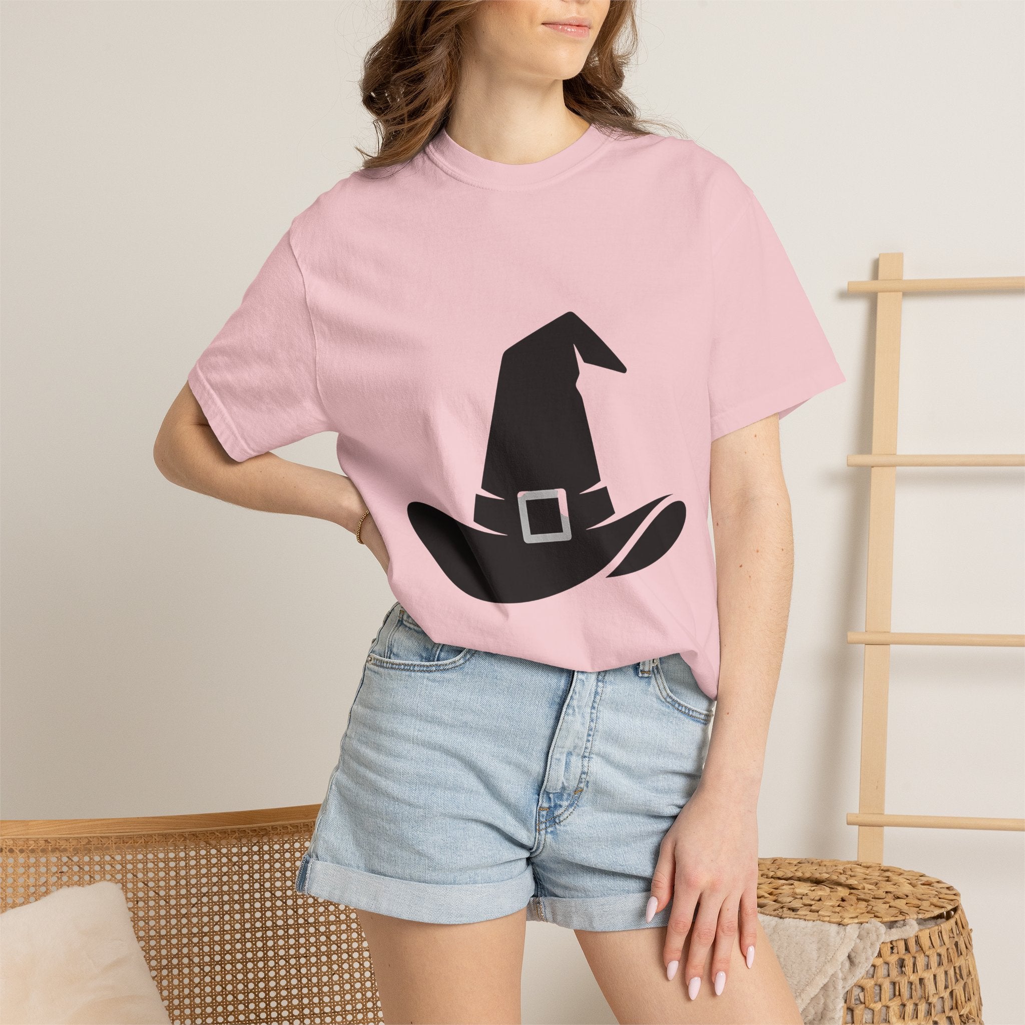 Witch Hat Shirt Halloween Horror Gift Women Simple Tee Pointed Hat T-Shirt Spooky Fan Witchy Tshirt Horror Graphic Retro Clasp Tshirt