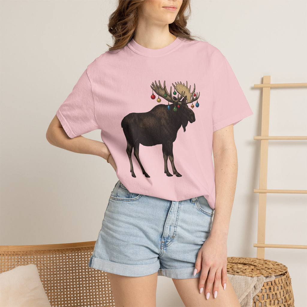 Elk Shirt Christmas Wildlife Gift Women Retro Tee Wapiti T-Shirt Xmas Fan Holiday Tshirt Wildlife Graphic Sketch Baubles Tshirt