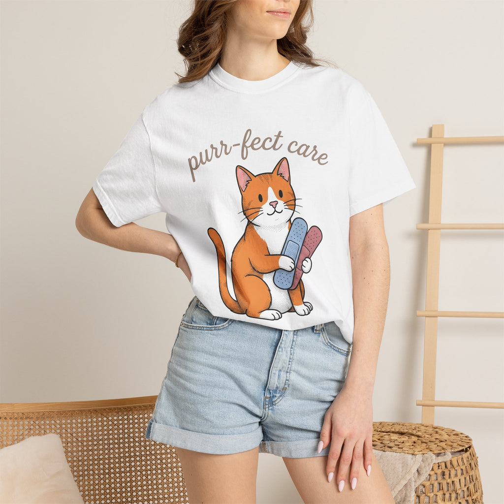 Kitty Wrap Shirt Nurse Mammal Gift Women Line Art Tee Kitty T-Shirt Healthcare Fan Minimalist Tshirt Animal Graphic Cartoonish Kitten Tshirt