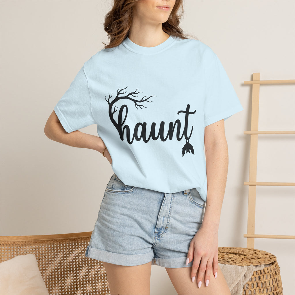 Haunted Tree Shirt Halloween Thriller Gift Women Dark Tee Ghost Tree T-Shirt Horror Fan Spooky Tshirt Suspense Graphic Simple Flying Bat