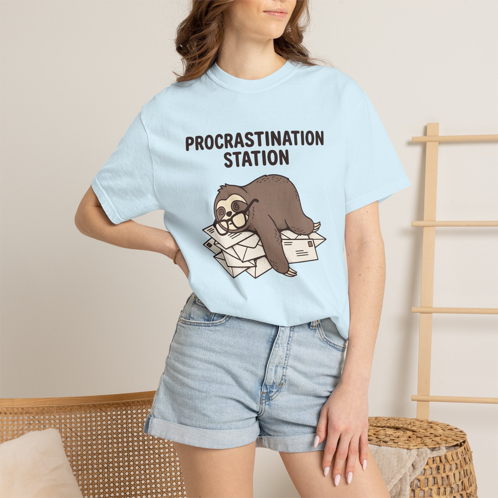 Sloth Mail Shirt Funny Animal Gift Women Cartoon Tee Mail Carrier T-Shirt Humor Fan Comic Tshirt Wildlife Graphic Doodle Glasses Tshirt