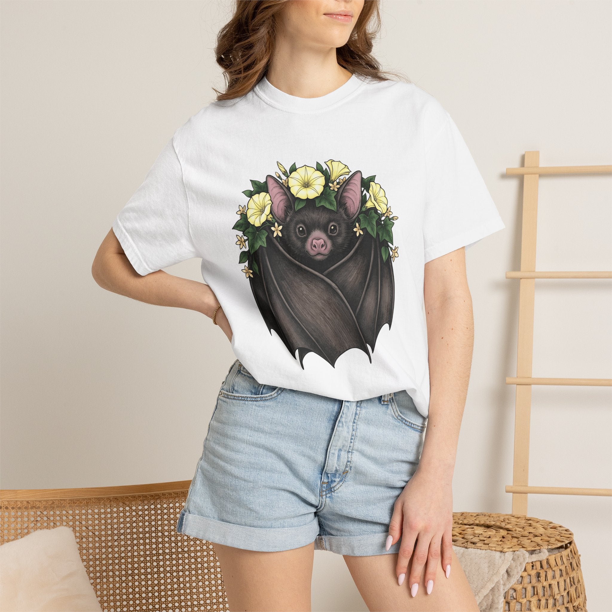 Bat Floral Shirt Animal Gothic Gift Women Hand Drawn Tee Bat T-Shirt Creature Fan Illustrated Tshirt Dark Graphic Vintage Morning Glory