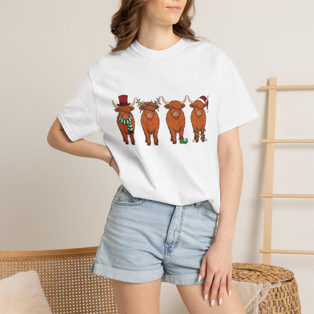 Scottish Cow Shirt Christmas Wildlife Gift Women Comic Tee Highland Cow T-Shirt Christmas Fan Cartoon Tshirt Wildlife Graphic Chibi Holiday