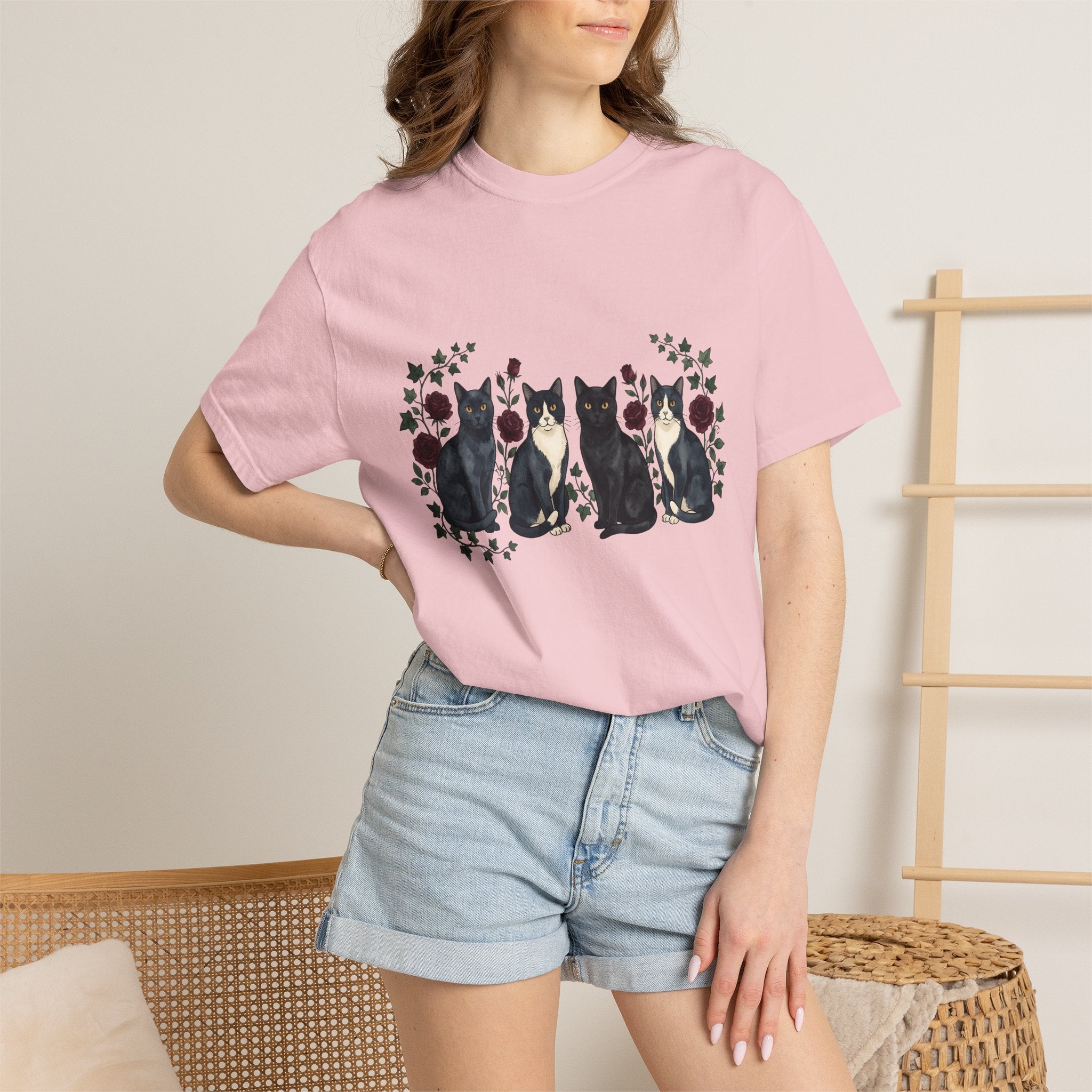 Black Cats Shirt Cat Flowers Gift Women Watercolor Tee Kitties T-Shirt Cat Fan Feline Tshirt Floral Graphic Retro Red Roses Tshirt