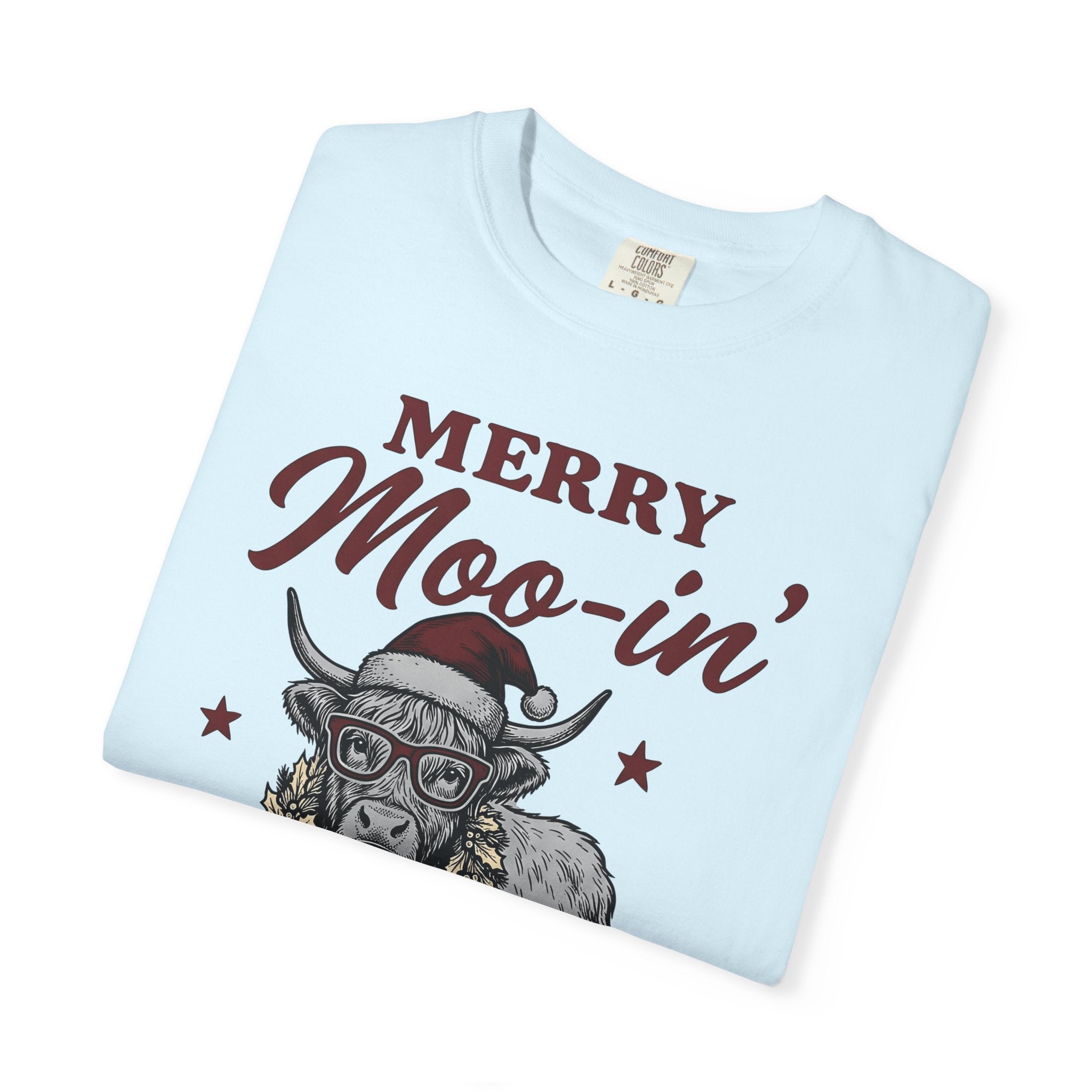Highland Cow Shirt Christmas Farm Gift Women Hand Drawn Tee Cow T-Shirt Xmas Fan Illustrated Tshirt Ranch Graphic Vintage Santa Hat Tshirt