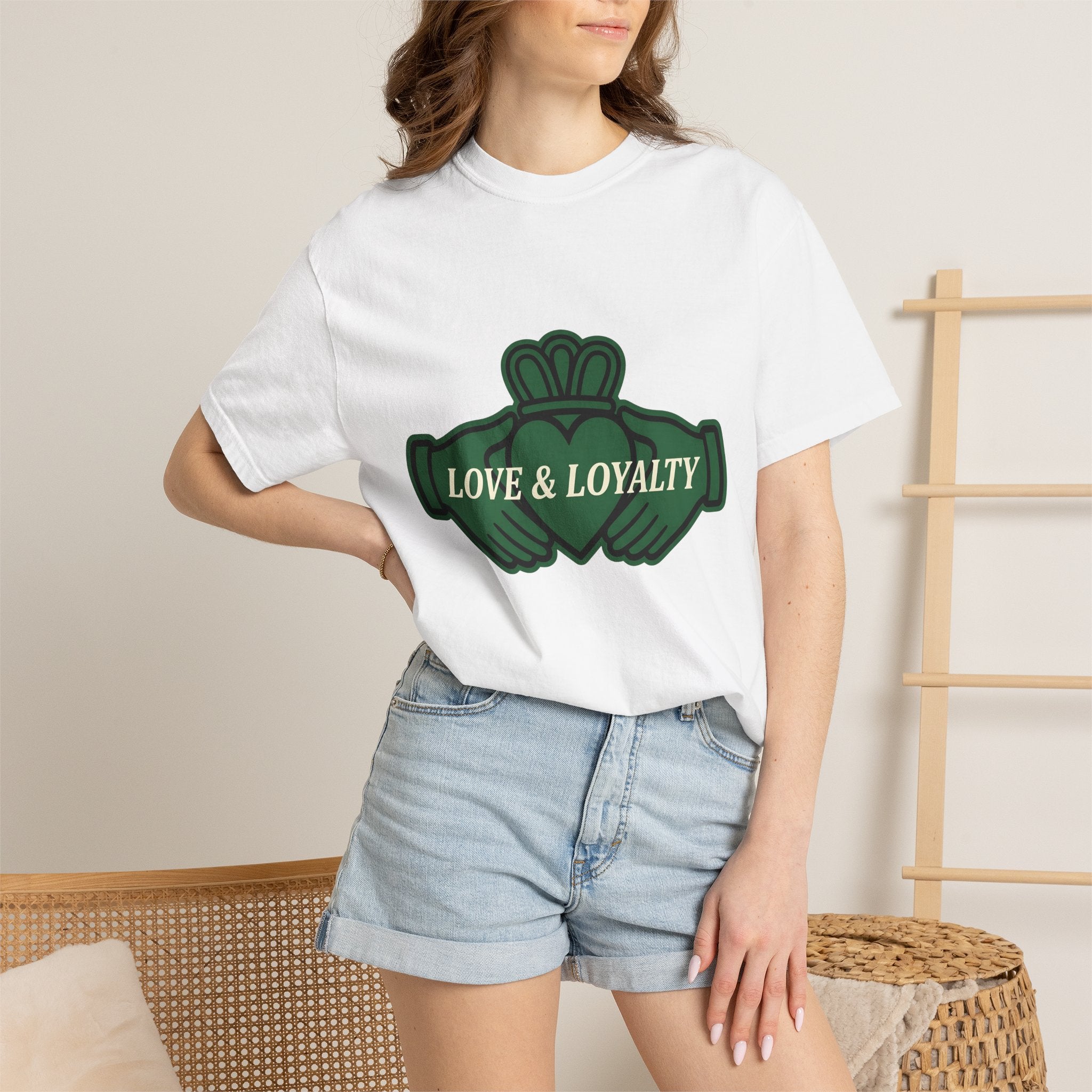 Claddagh Heart Shirt St Patrick's Day Celtic Gift Women Graphic Tee Irish Symbol T-Shirt Shamrock Fan Celtic Knot Graphic Design Vintage