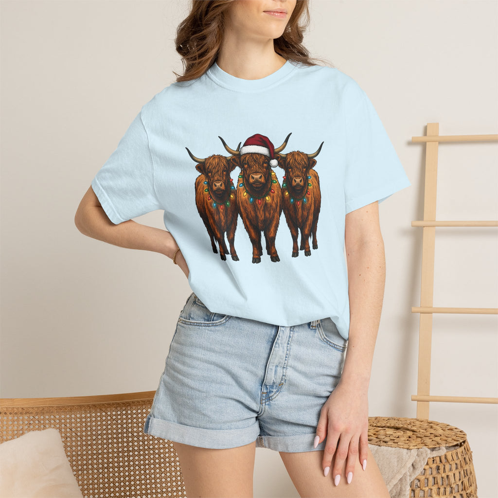 Scottish Cow Herd Shirt Christmas Livestock Gift Women Cartoon Tee Cowherd T-Shirt Xmas Fan Cow Graphic Rustic String Lights Tshirt