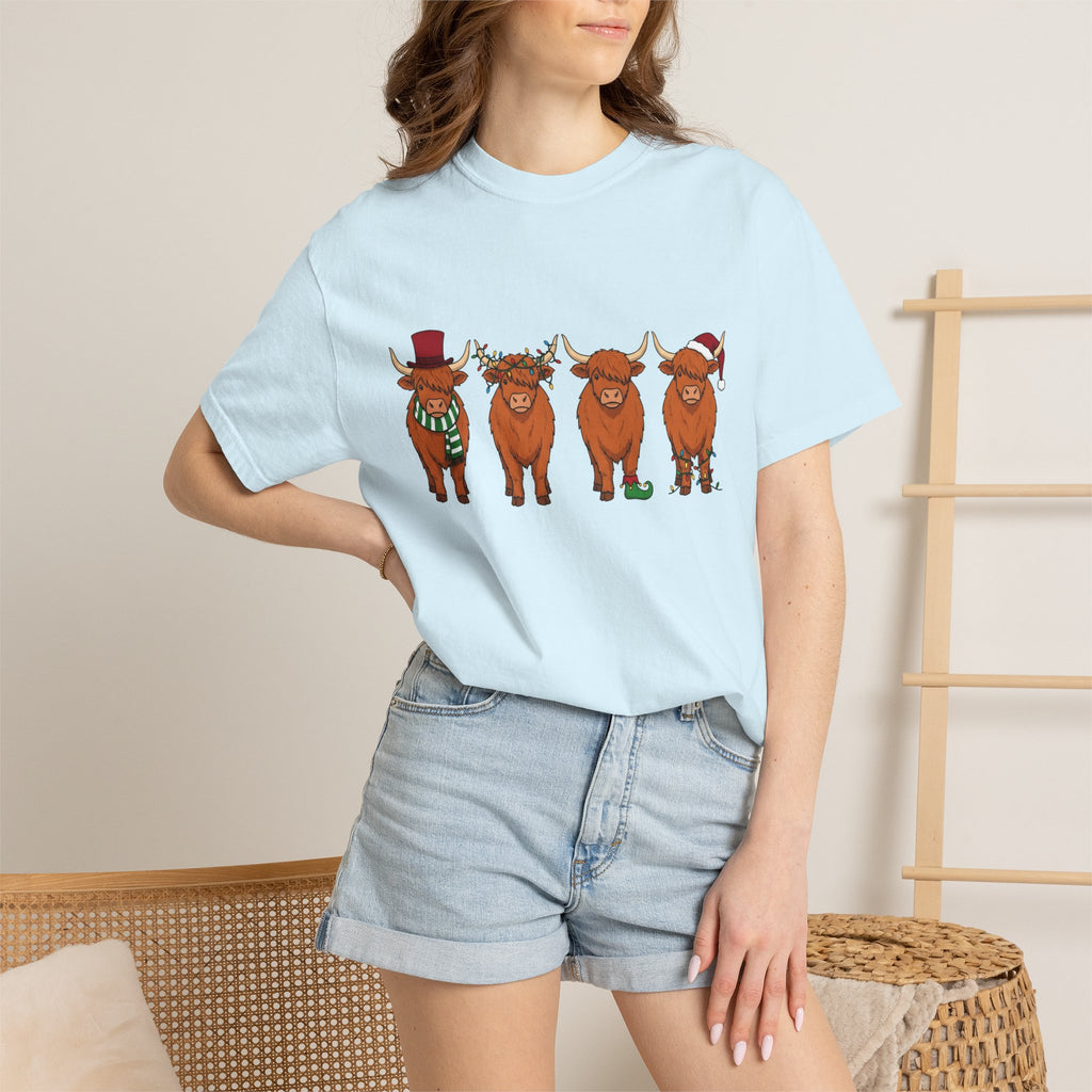 Scottish Cow Shirt Christmas Wildlife Gift Women Comic Tee Highland Cow T-Shirt Christmas Fan Cartoon Tshirt Wildlife Graphic Chibi Holiday