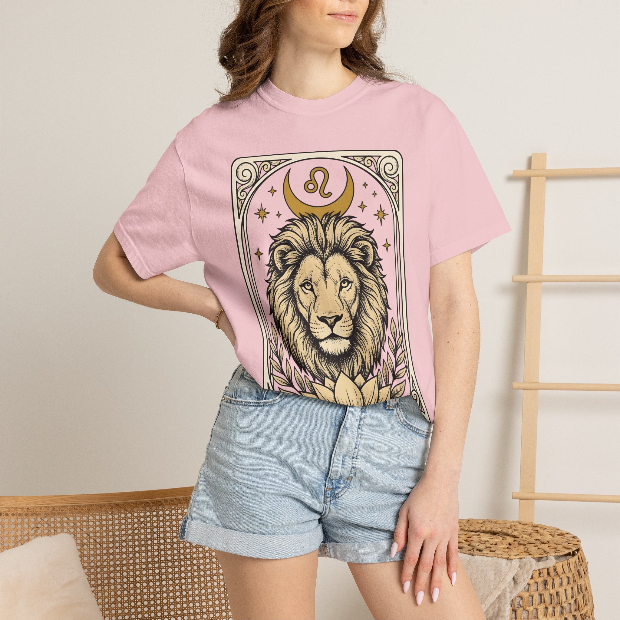 Lion Tarot Card Shirt Boho Chic Zodiac Gift Women Boho Tee Tarot T-Shirt Hippie Fan Bohemian Tshirt Astrology Graphic Vintage Stars Tshirt