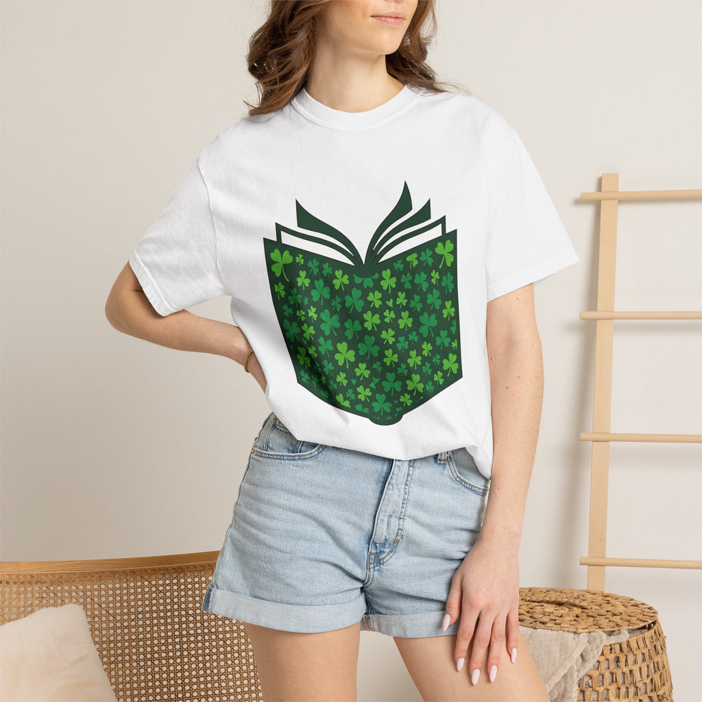 Lucky Shamrock Book Shirt St Patrick's Day Books Gift Women Vintage Tee Book T-Shirt St Patricks Fan Retro Tshirt Literary Graphic Flat