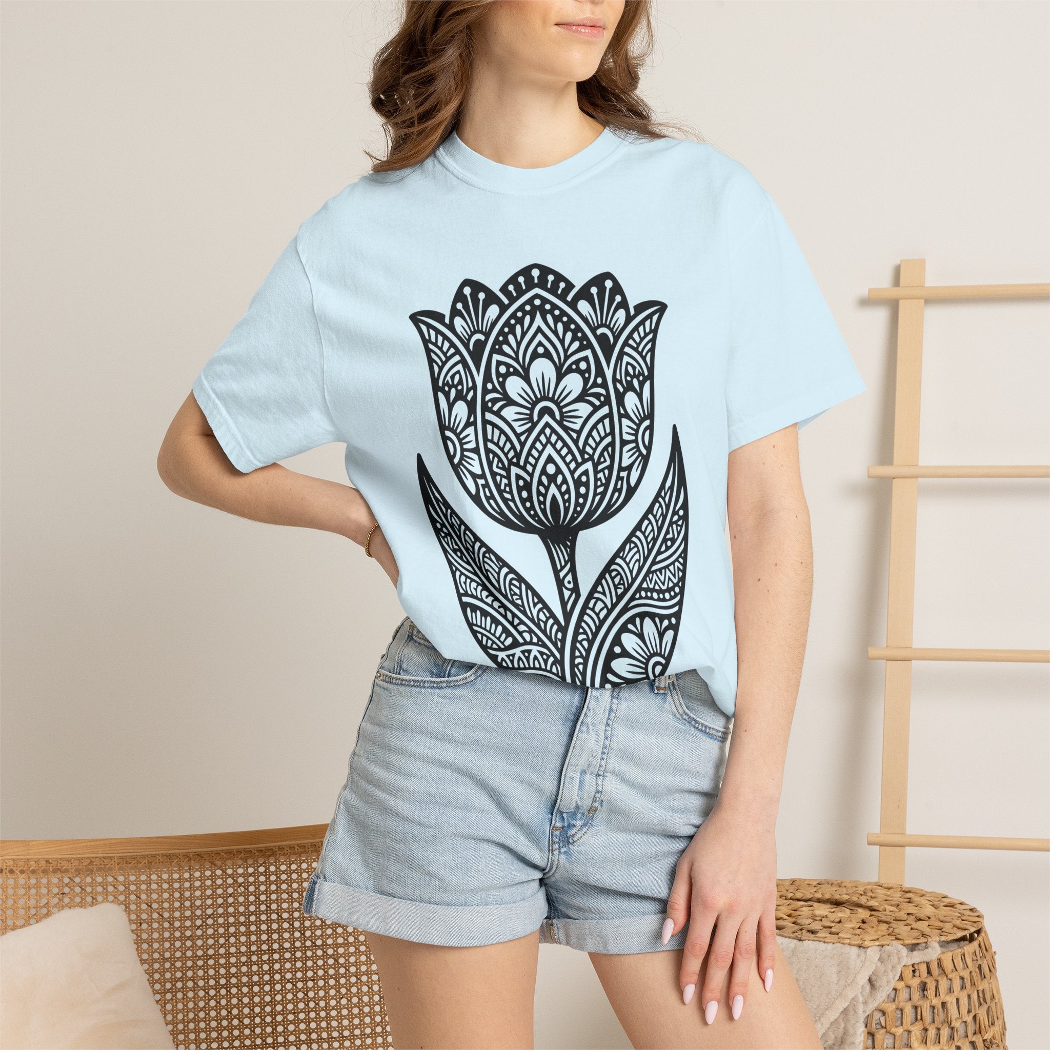 Tulip Flower Shirt Easter Floral Gift Women Boho Tee Tulip T-Shirt Easter Fan Bouquet Tshirt Floral Graphic Folk Art Mandala Tshirt