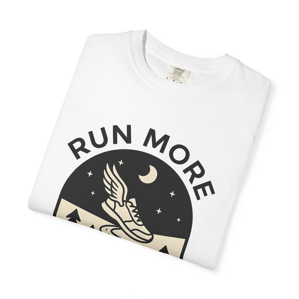 Winged Running Shoe Shirt Sports Outdoors Gift Women Minimalist Tee Flying Shoe T-Shirt Athlete Enthusiast Simple Tshirt Nature Graphic