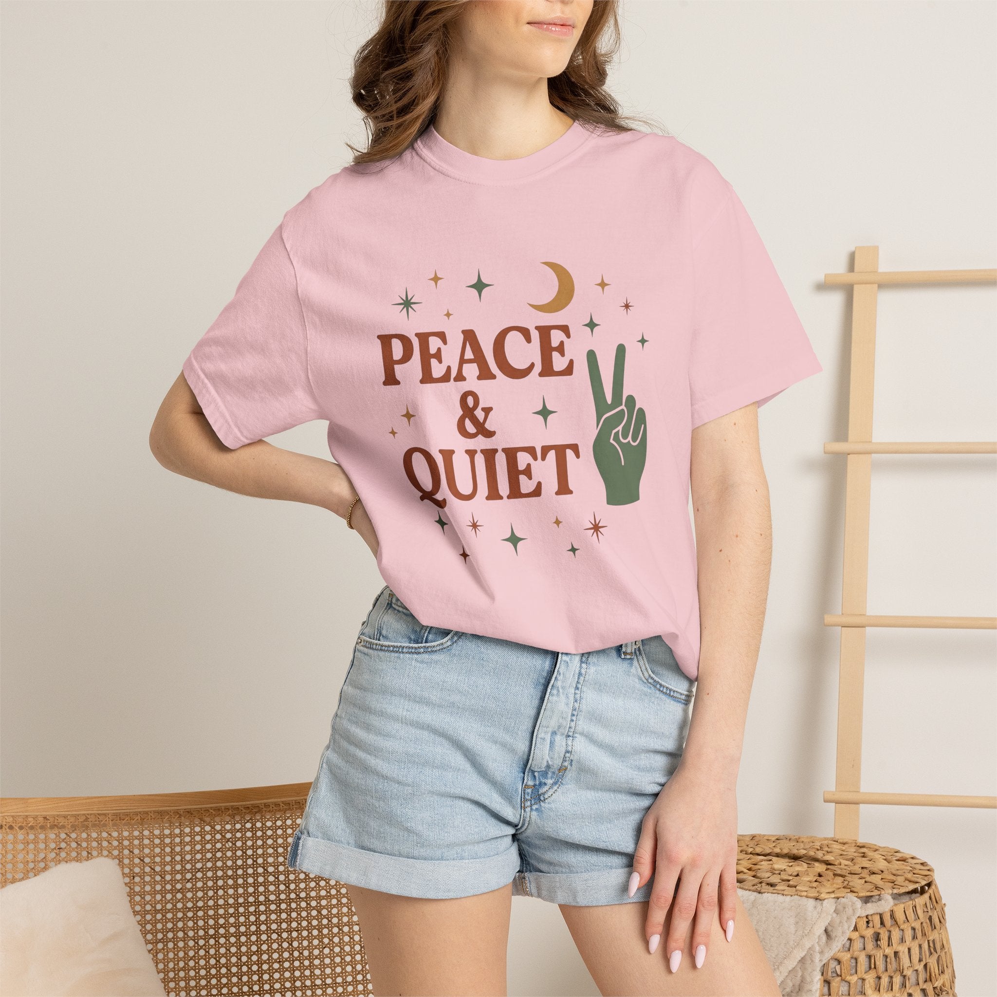 Victory Hand Gesture Shirt Christmas Event Gift Women Classic Tee Peace Sign T-Shirt Holiday Fan Retro Tshirt Party Graphic Clean Twinkles