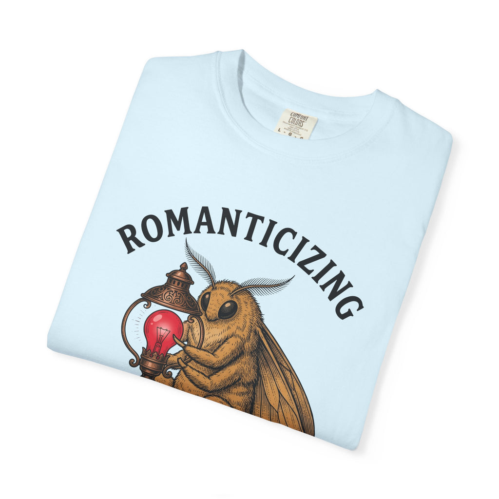 Insect Lamp Shirt Funny Creature Gift Women Old School Tee Bug Light T-Shirt Humor Fan Vintage Tshirt Monster Graphic Line Art Red Bulb